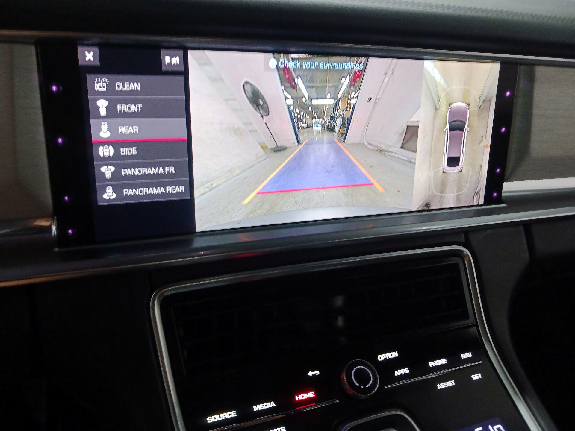 Thumbnail: 2021 Porsche Panamera - 13