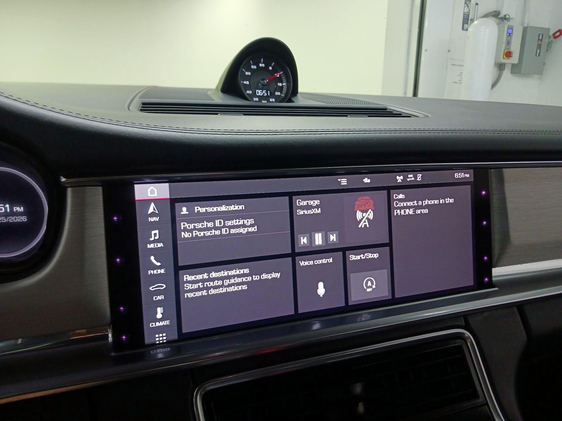 Thumbnail: 2021 Porsche Panamera - 14