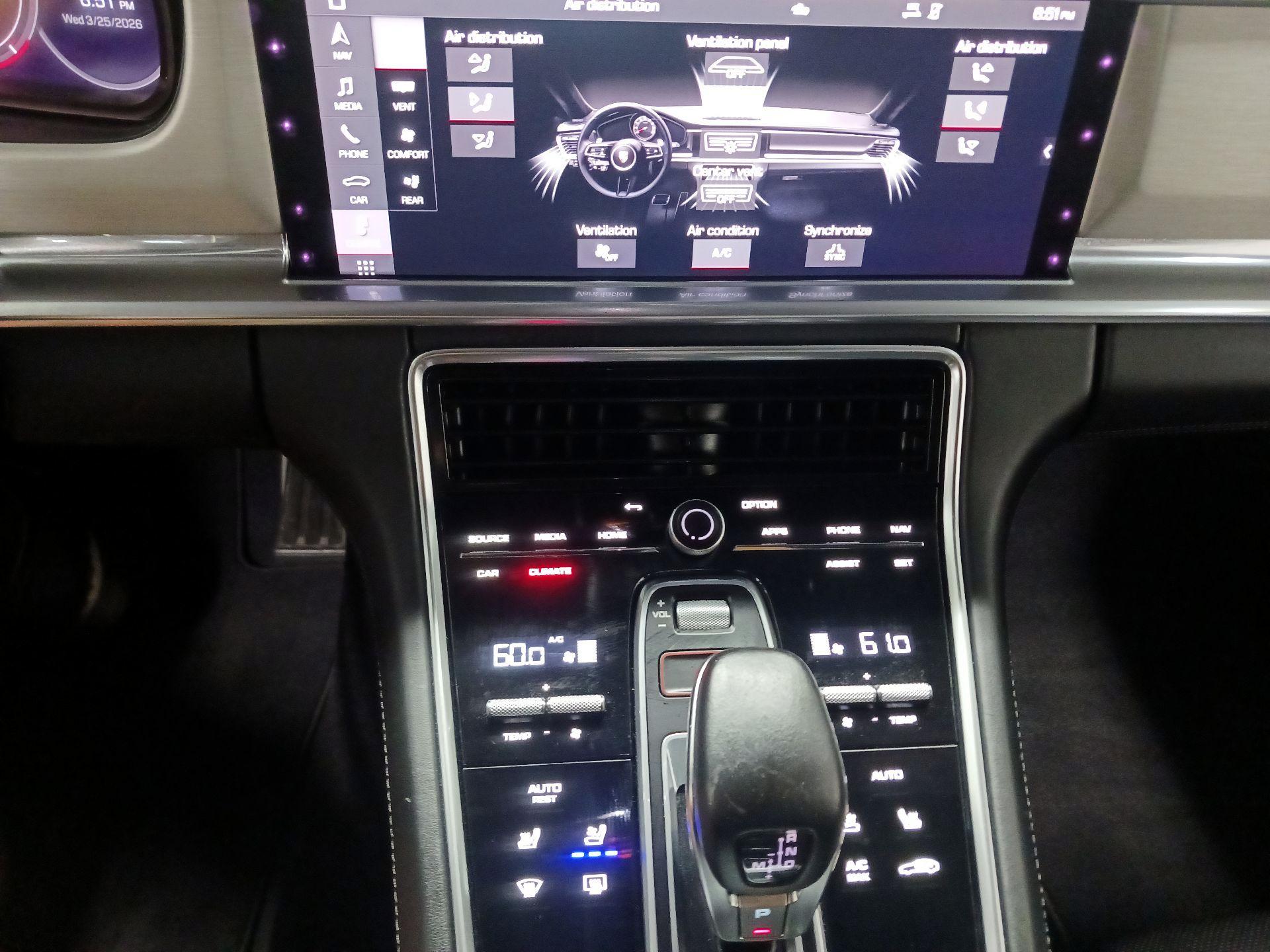 Thumbnail: 2021 Porsche Panamera - 15