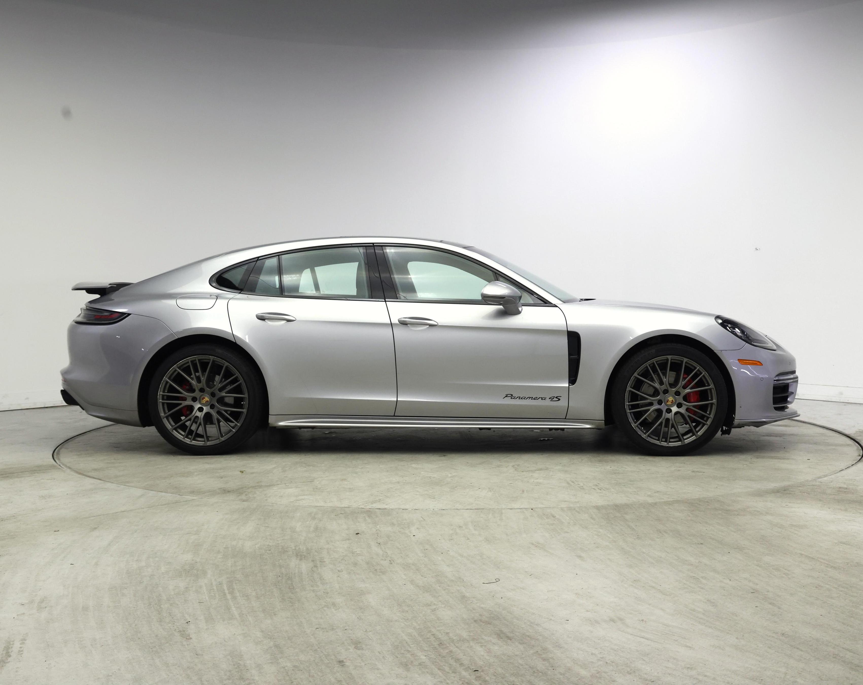 Thumbnail: 2021 Porsche Panamera - 7