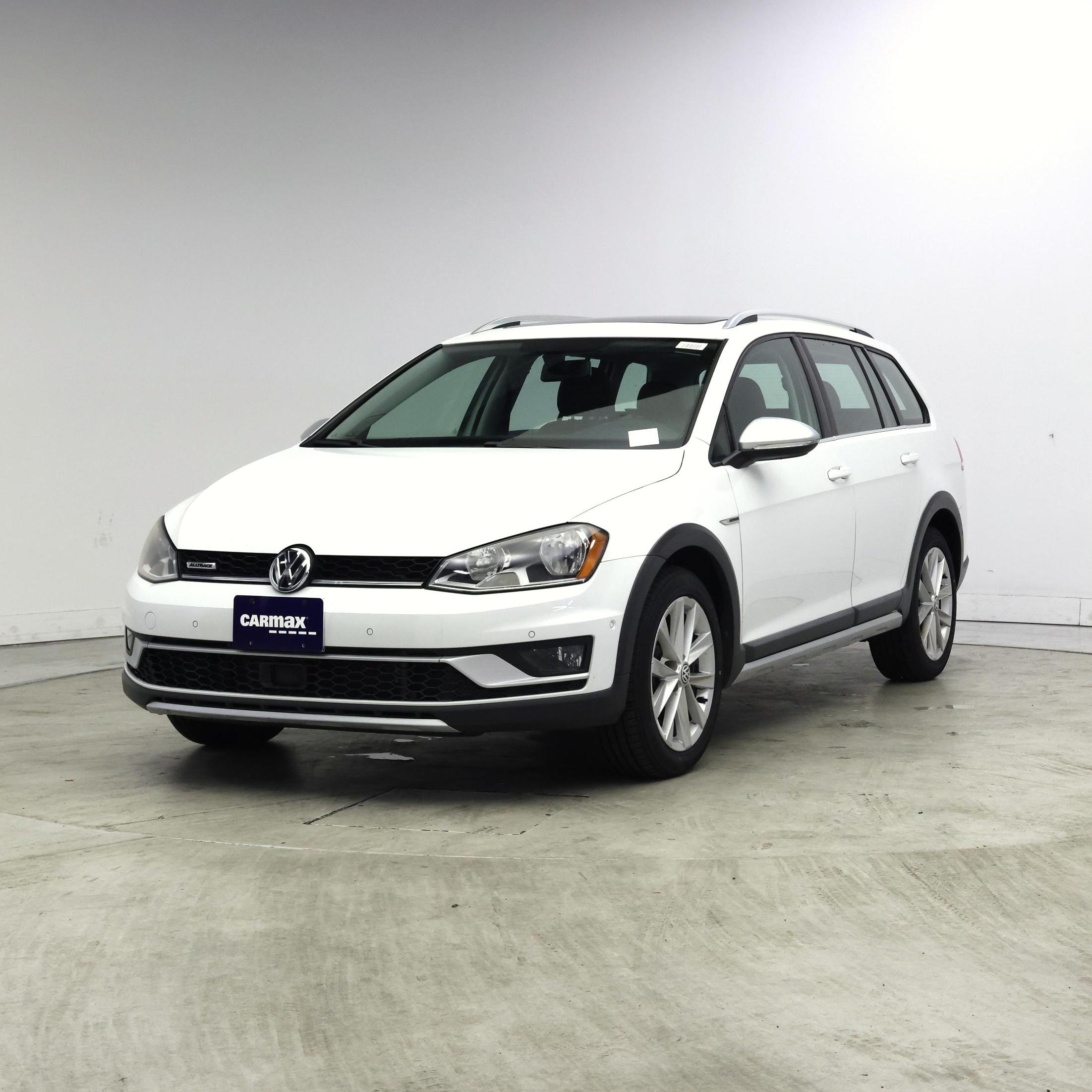Thumbnail: 2017 Volkswagen Golf - 4