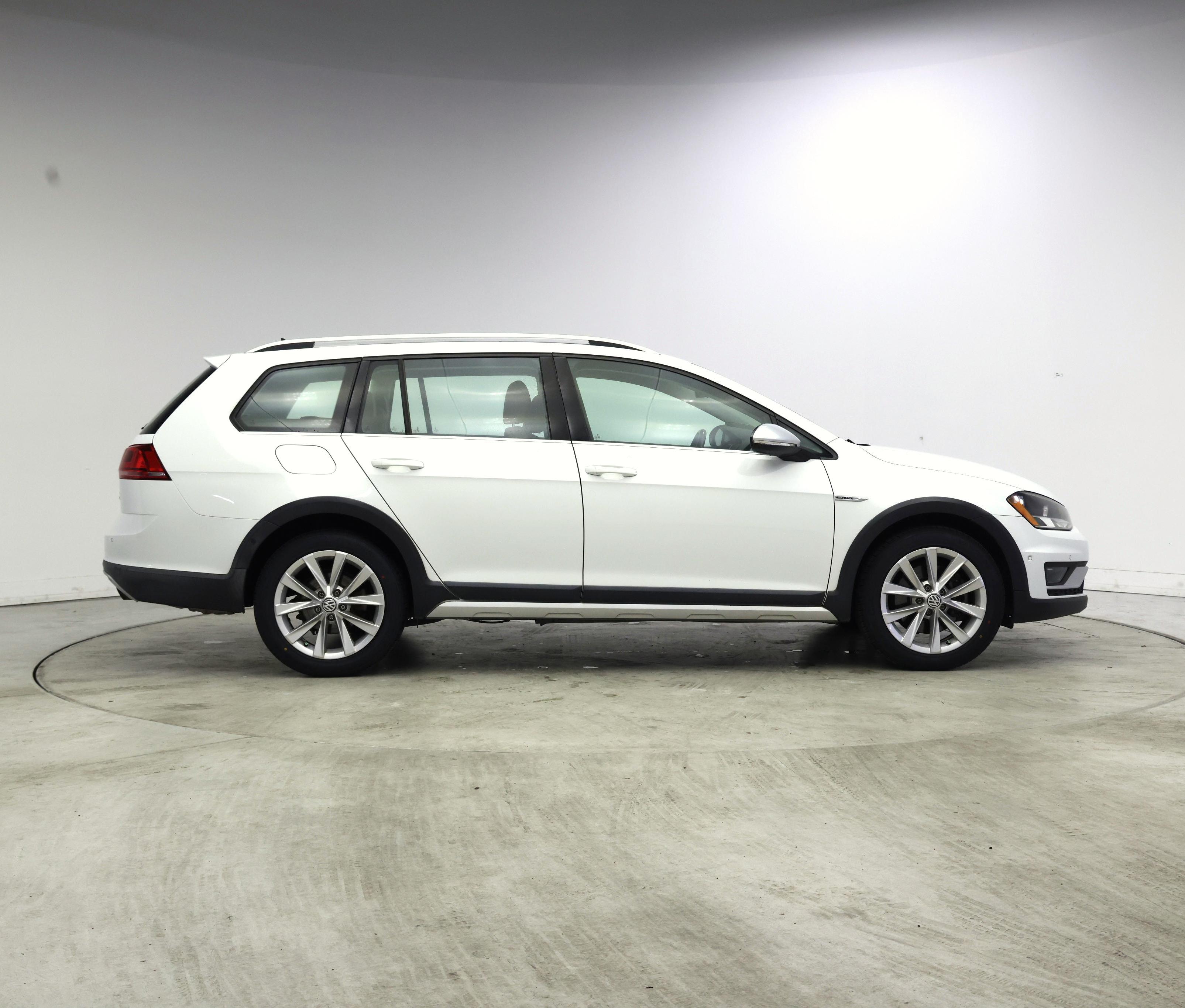 Thumbnail: 2017 Volkswagen Golf - 7