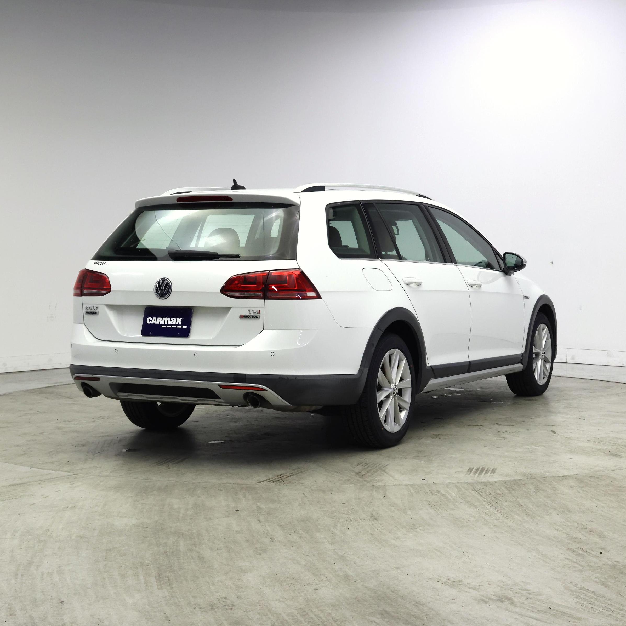 Thumbnail: 2017 Volkswagen Golf - 8