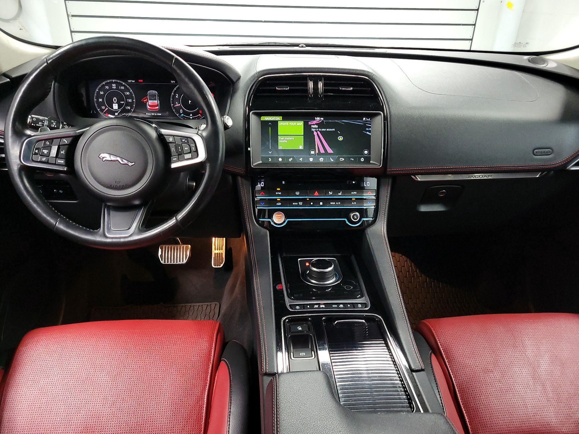 Thumbnail: 2020 Jaguar F-Pace - 9