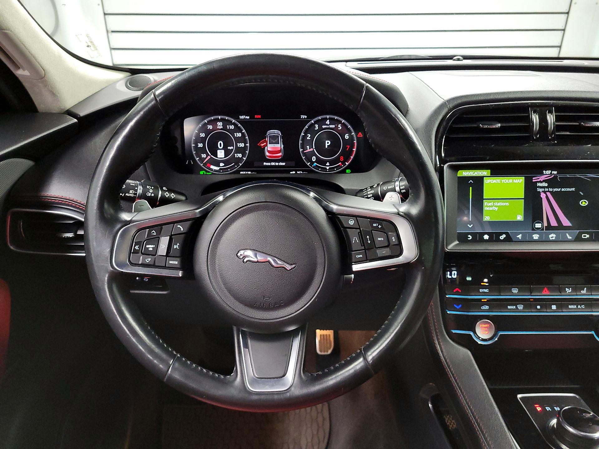 Thumbnail: 2020 Jaguar F-Pace - 10