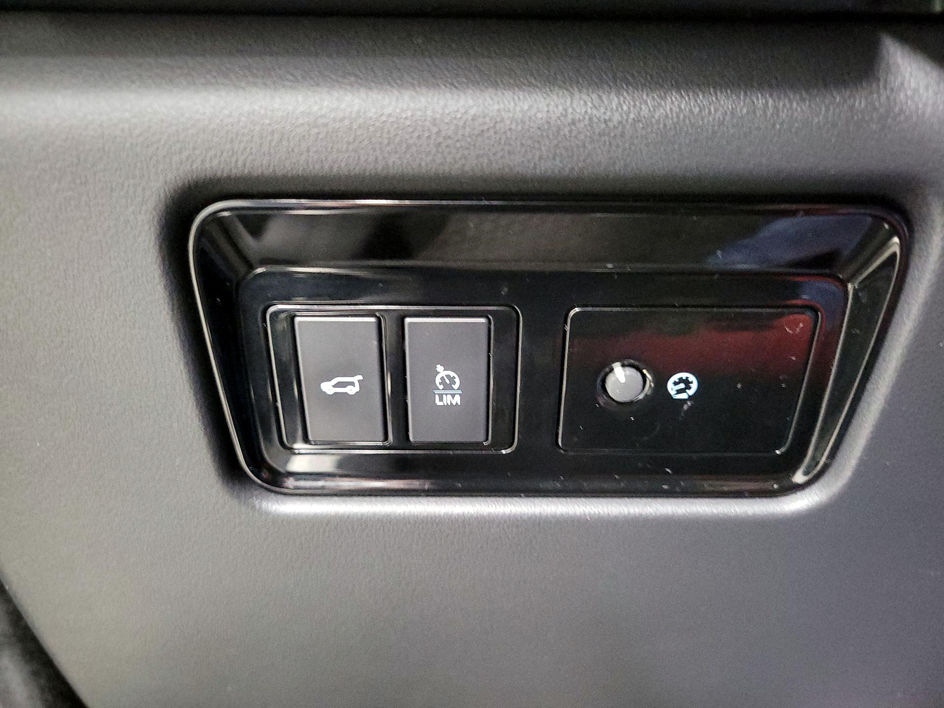 Thumbnail: 2020 Jaguar F-Pace - 13