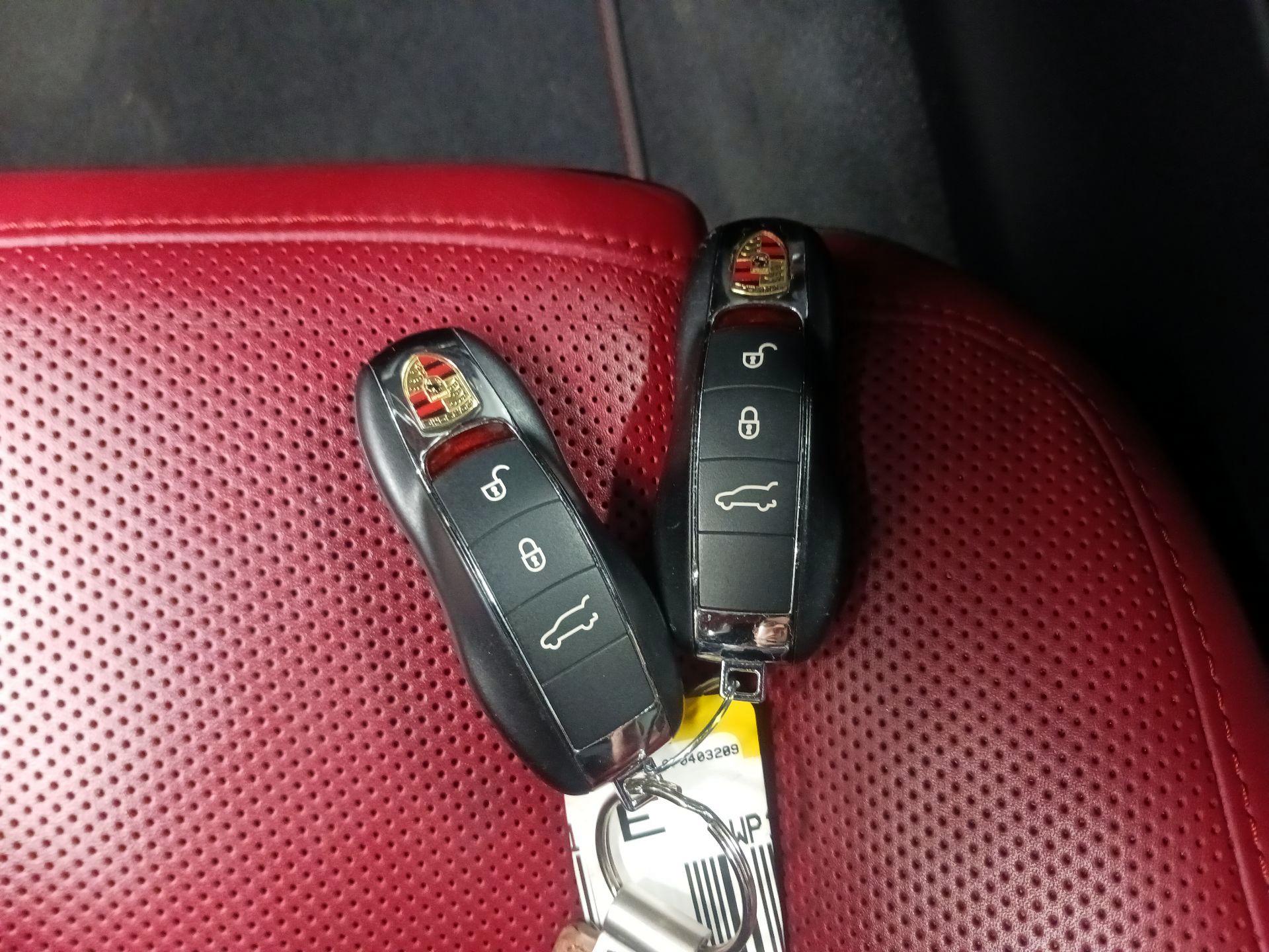 Thumbnail: 2018 Porsche Macan - 19