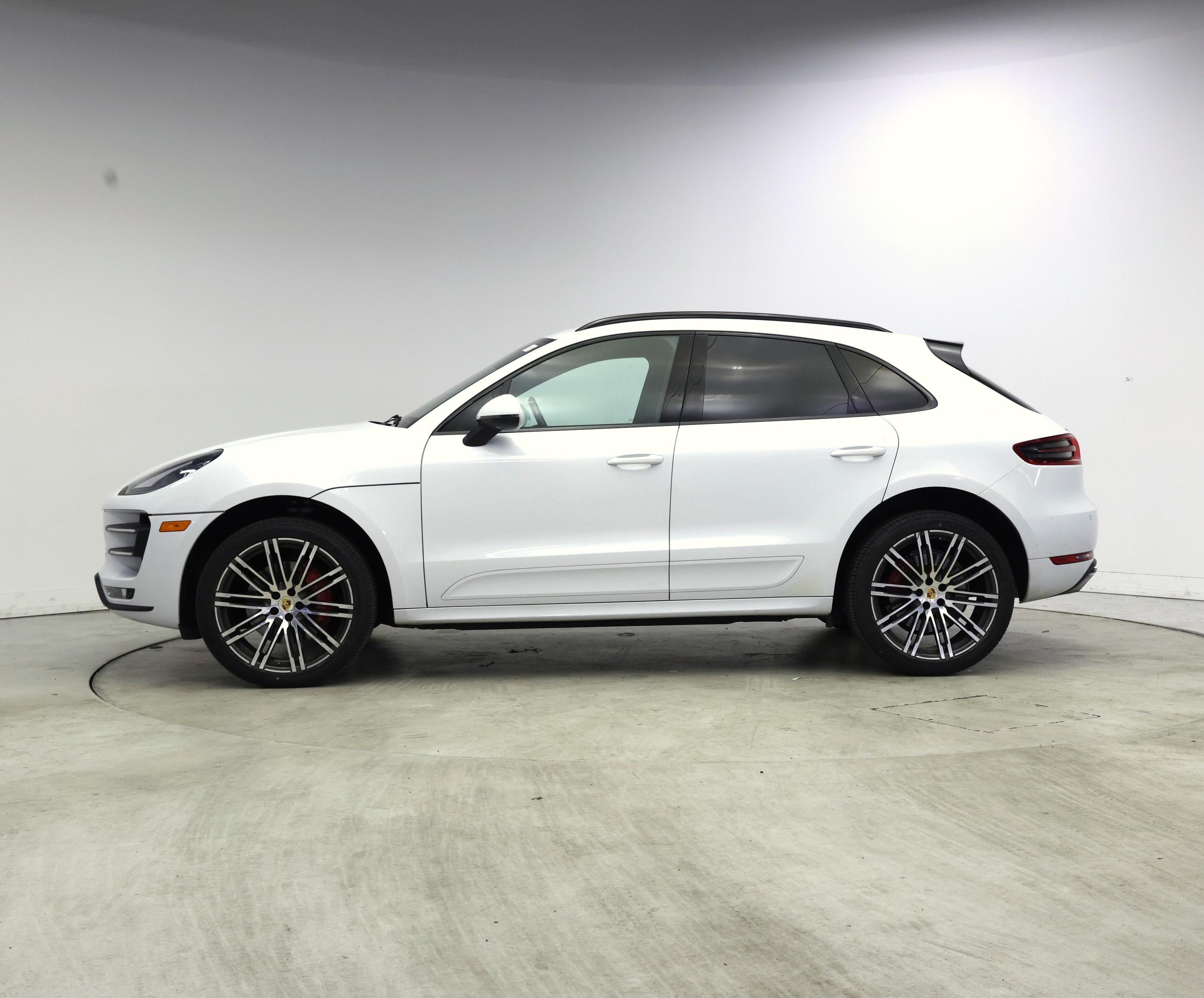 Thumbnail: 2018 Porsche Macan - 3