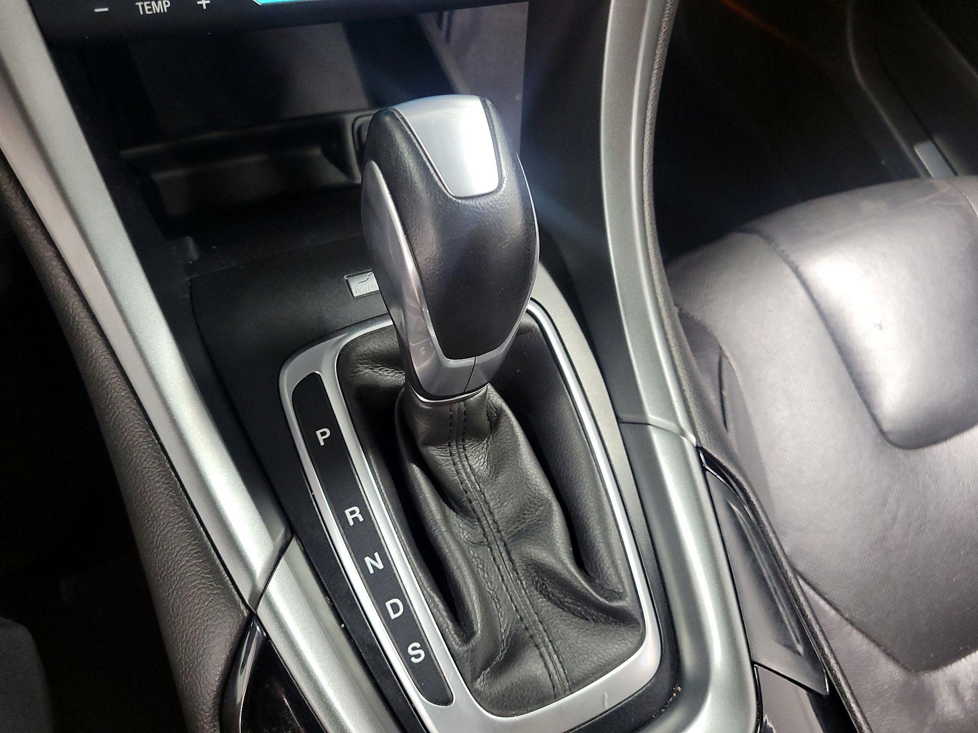 Thumbnail: 2014 Ford Fusion - 16