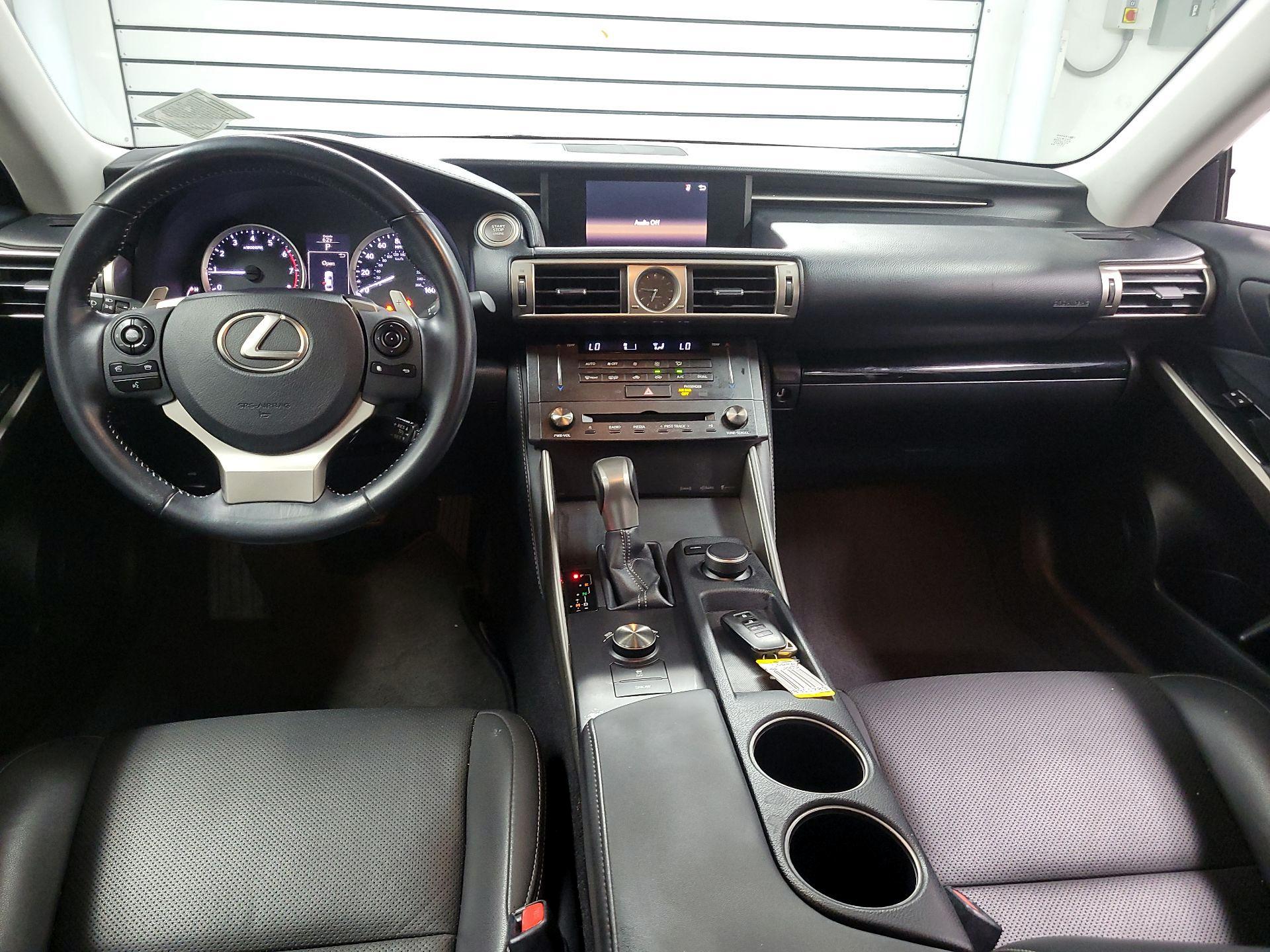 Thumbnail: 2016 Lexus IS - 9