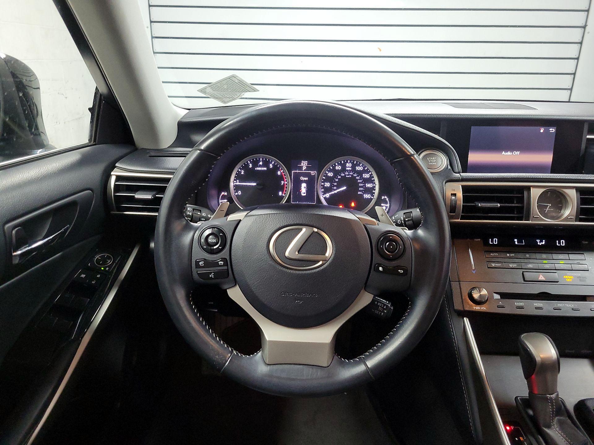 Thumbnail: 2016 Lexus IS - 10