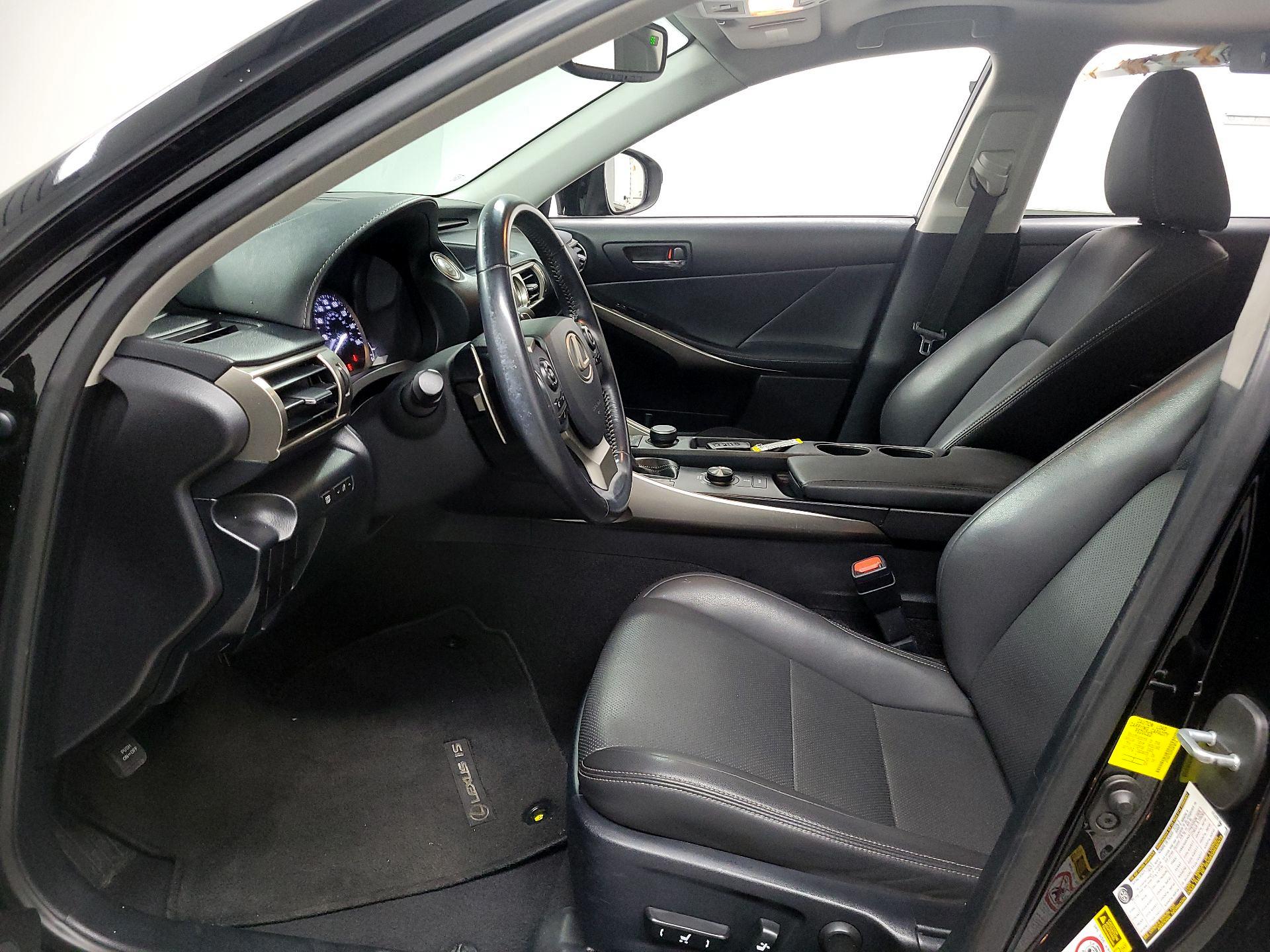 Thumbnail: 2016 Lexus IS - 11