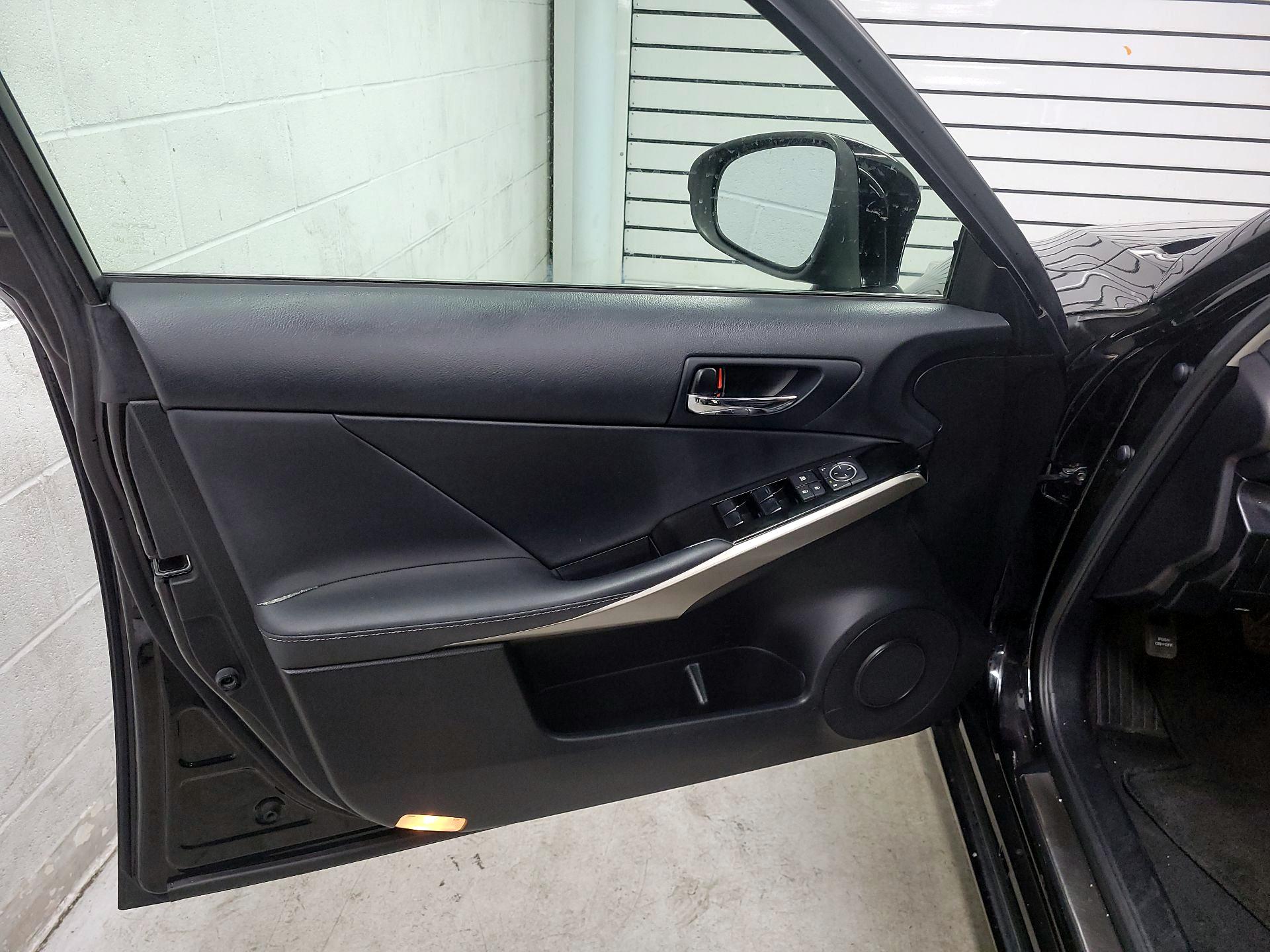 Thumbnail: 2016 Lexus IS - 12