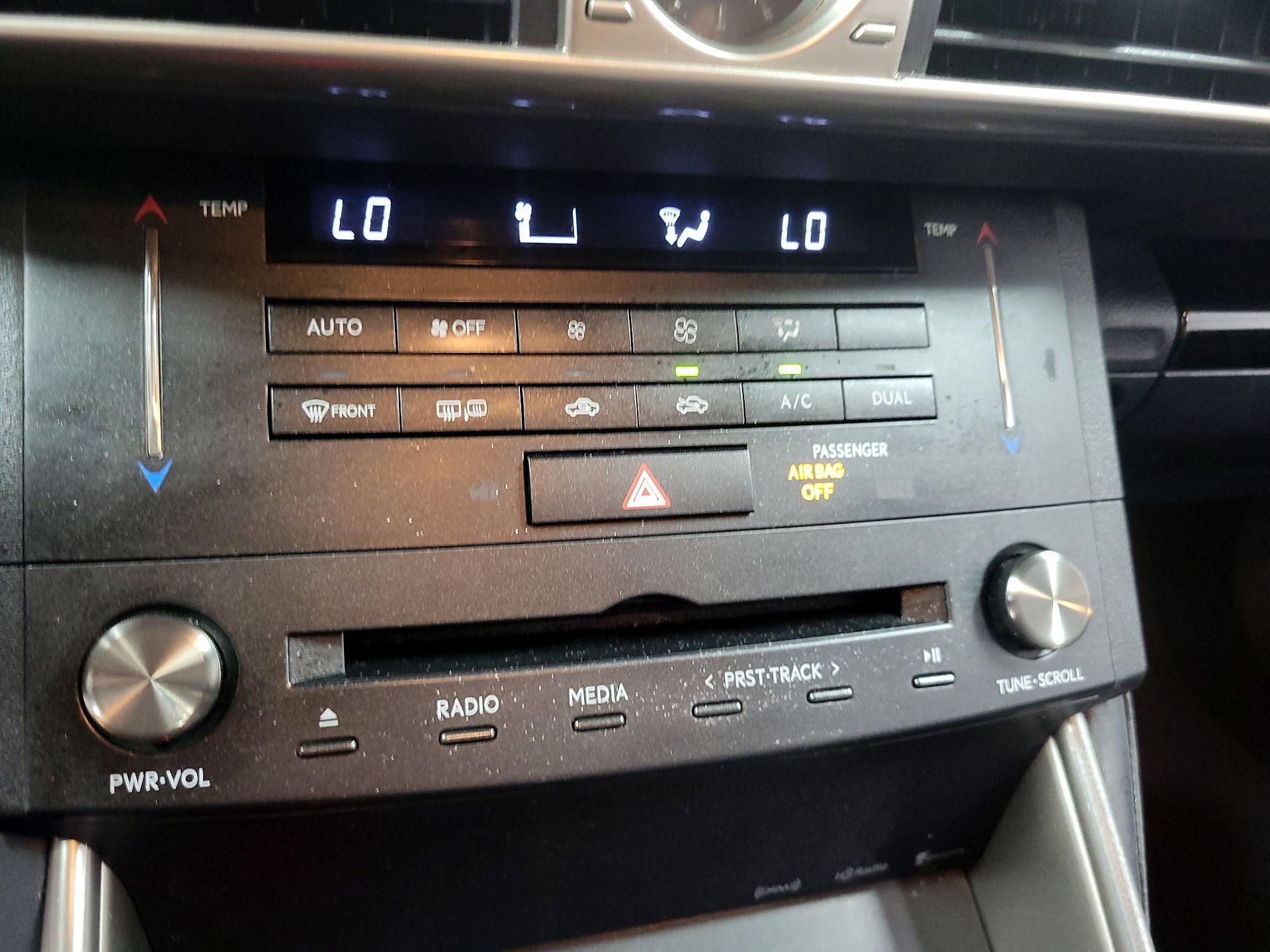 Thumbnail: 2016 Lexus IS - 15