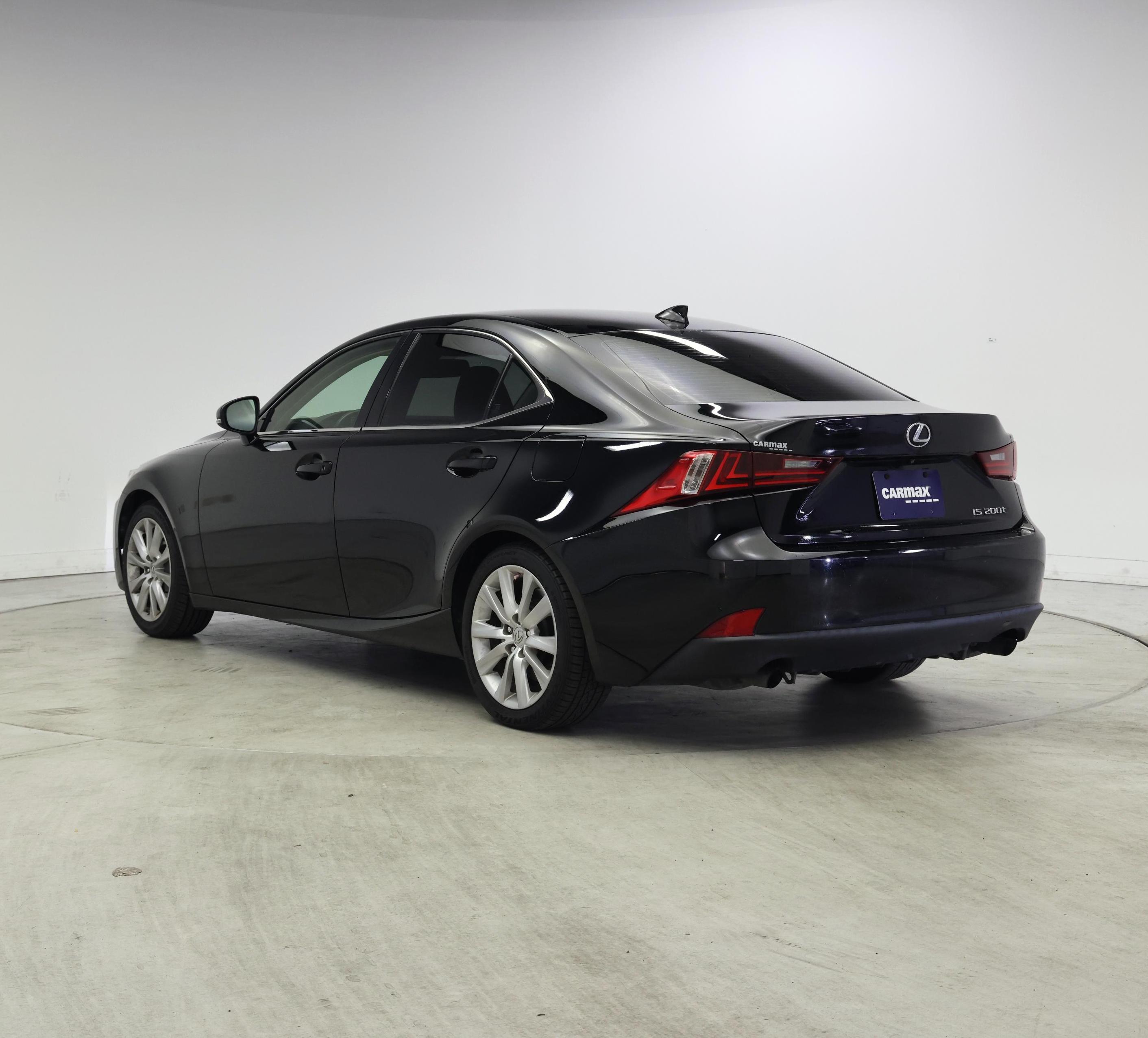 Thumbnail: 2016 Lexus IS - 2