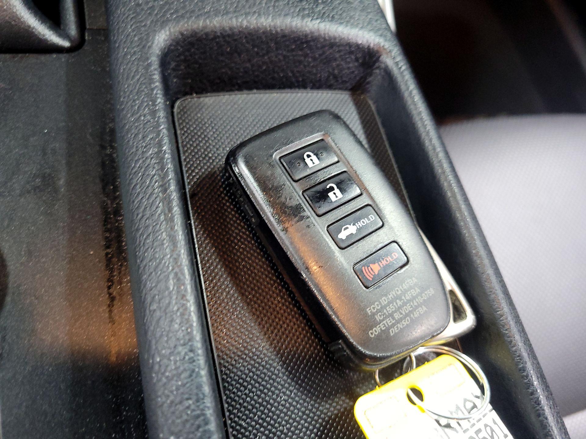 Thumbnail: 2016 Lexus IS - 20