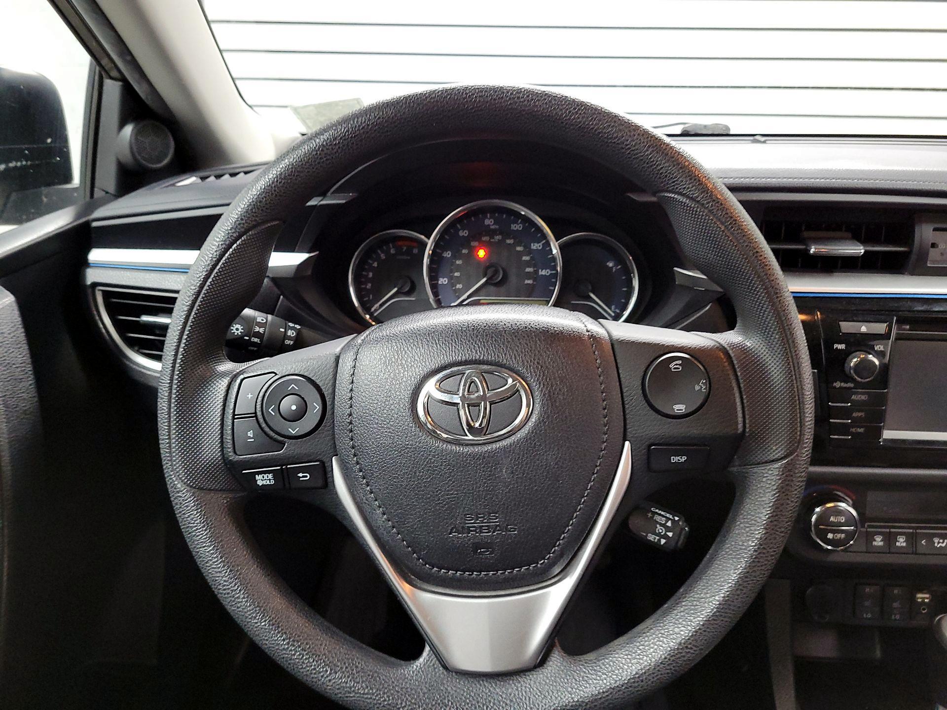 Thumbnail: 2015 Toyota Corolla - 10