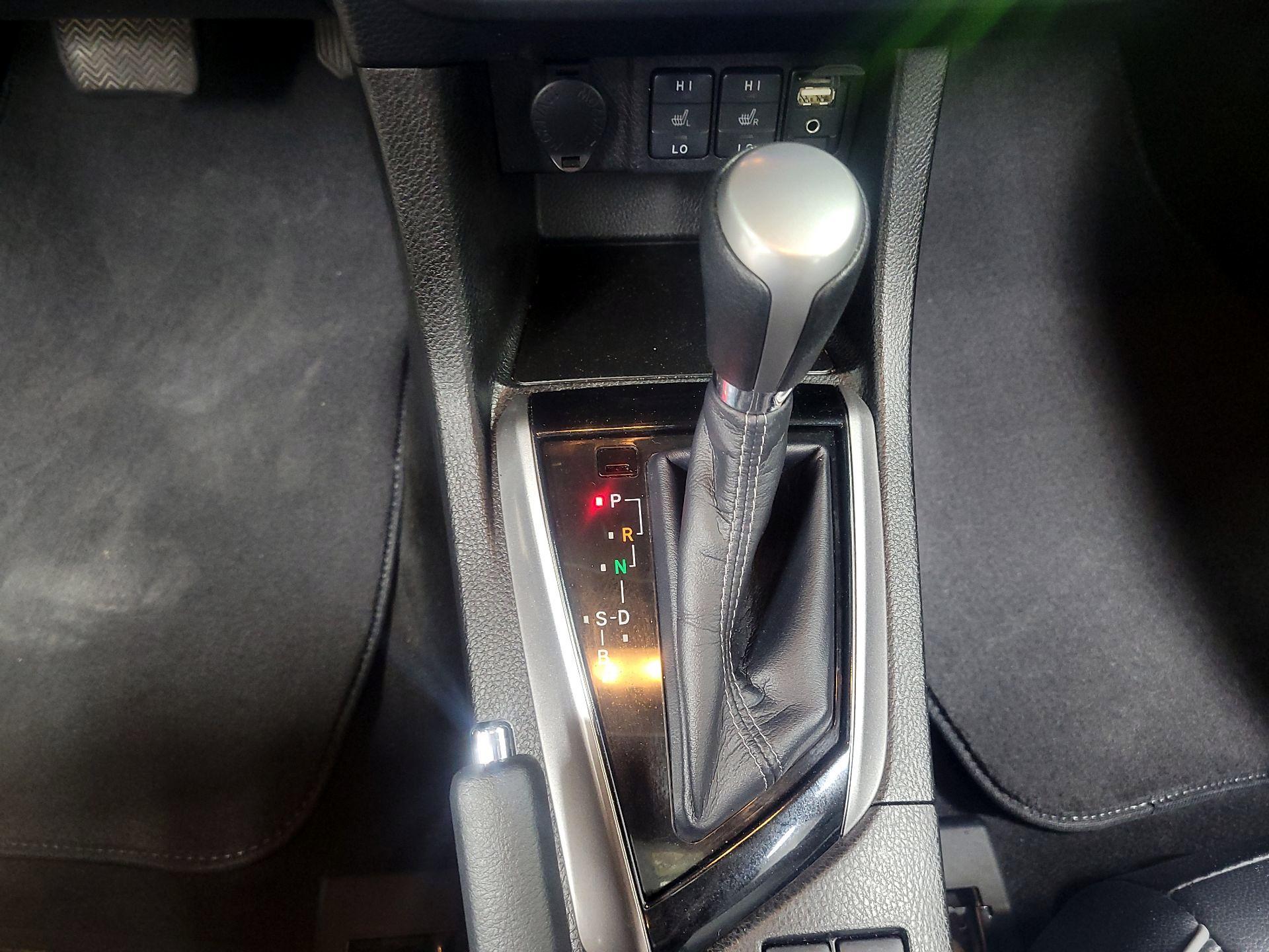 Thumbnail: 2015 Toyota Corolla - 17
