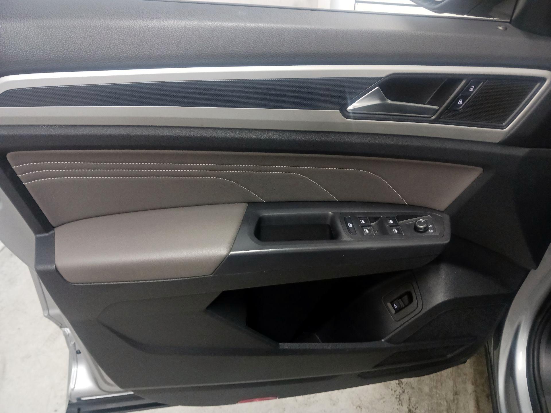 Thumbnail: 2021 Volkswagen Atlas - 12