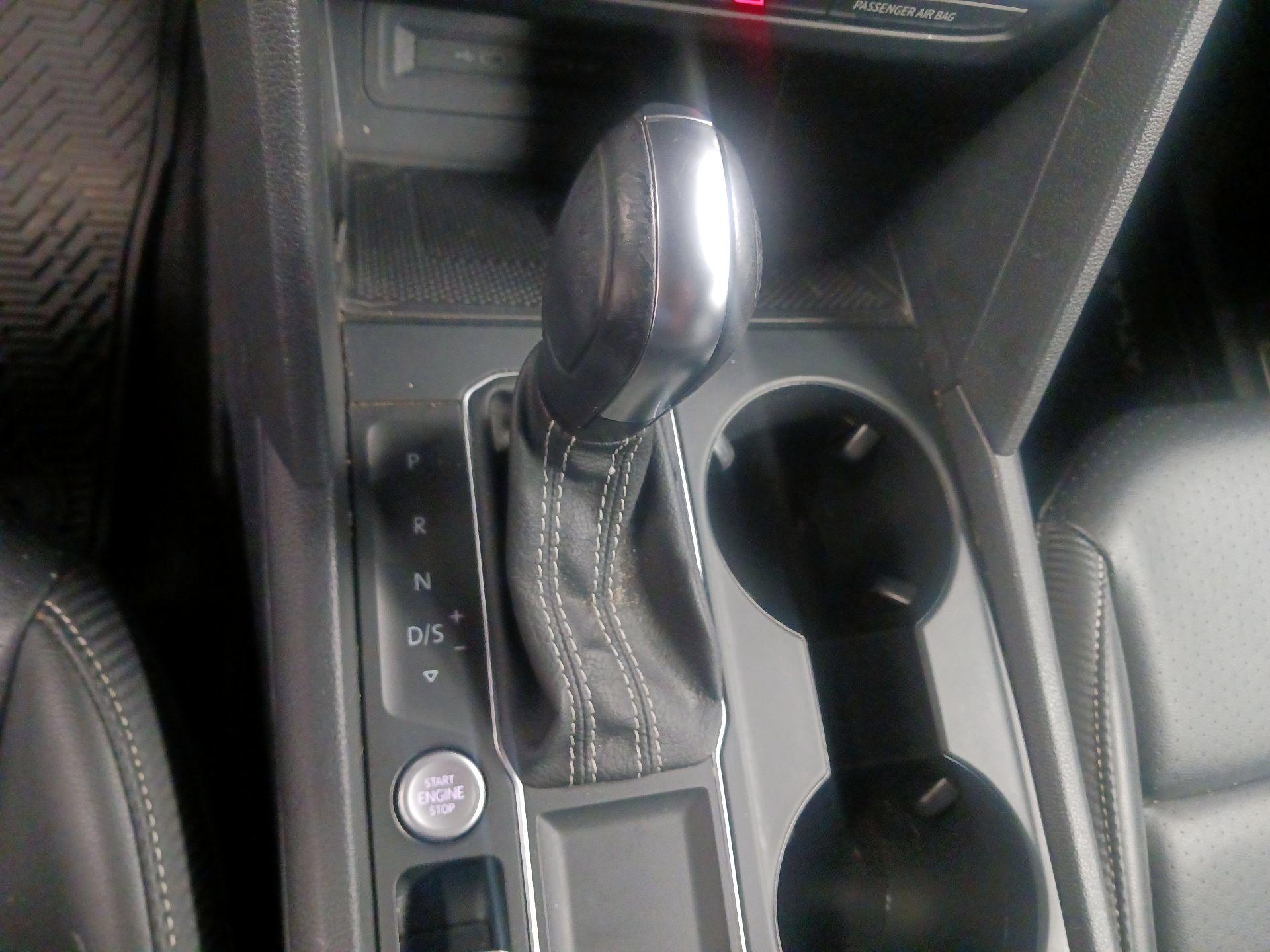 Thumbnail: 2021 Volkswagen Atlas - 17