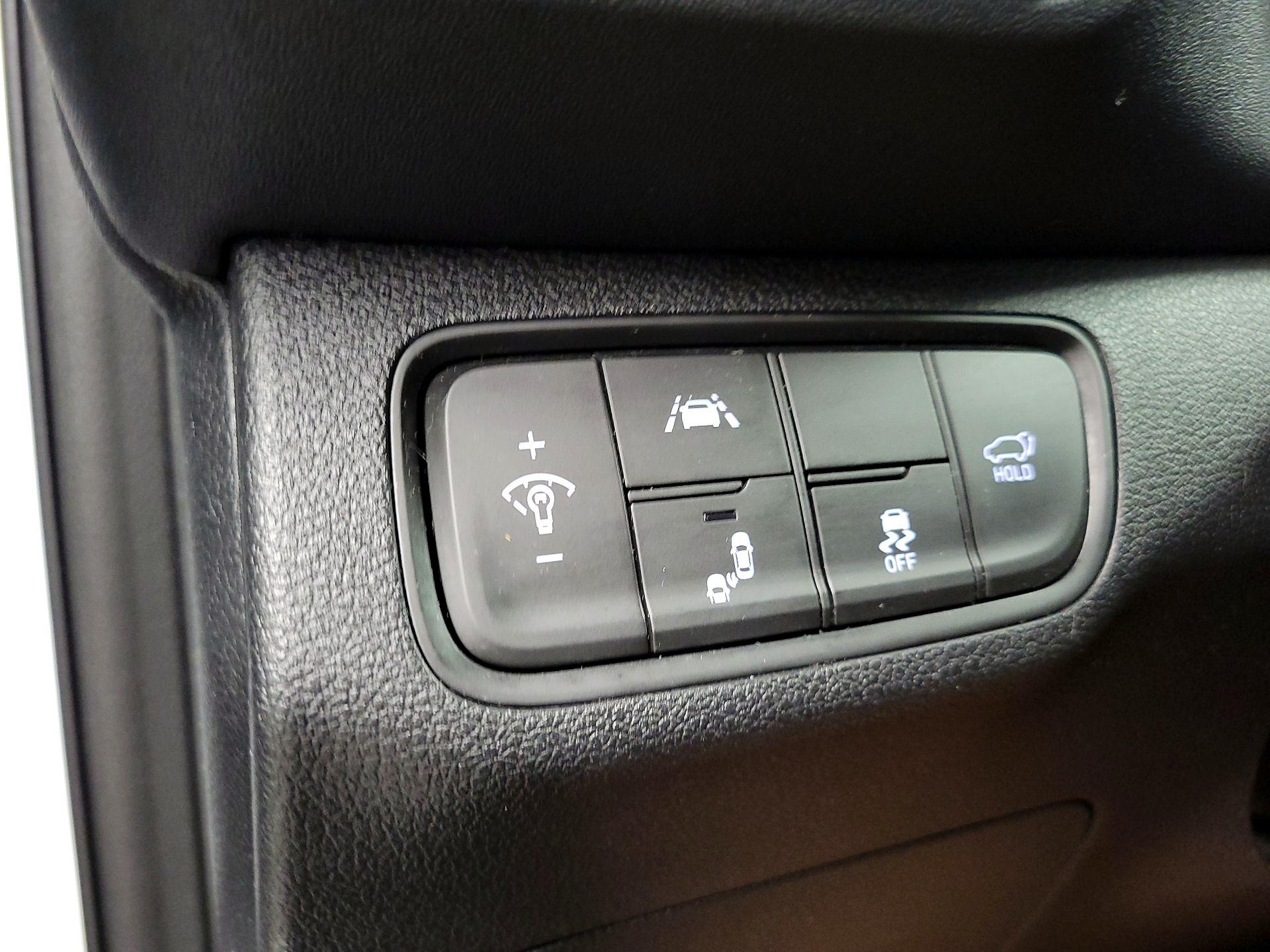 Thumbnail: 2019 Hyundai Santa Fe - 13