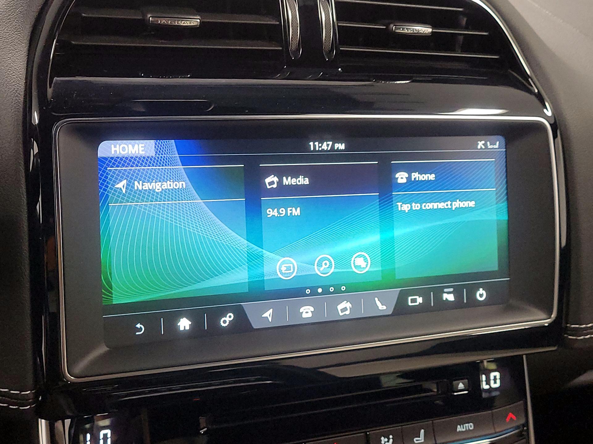 Thumbnail: 2018 Jaguar XE - 14