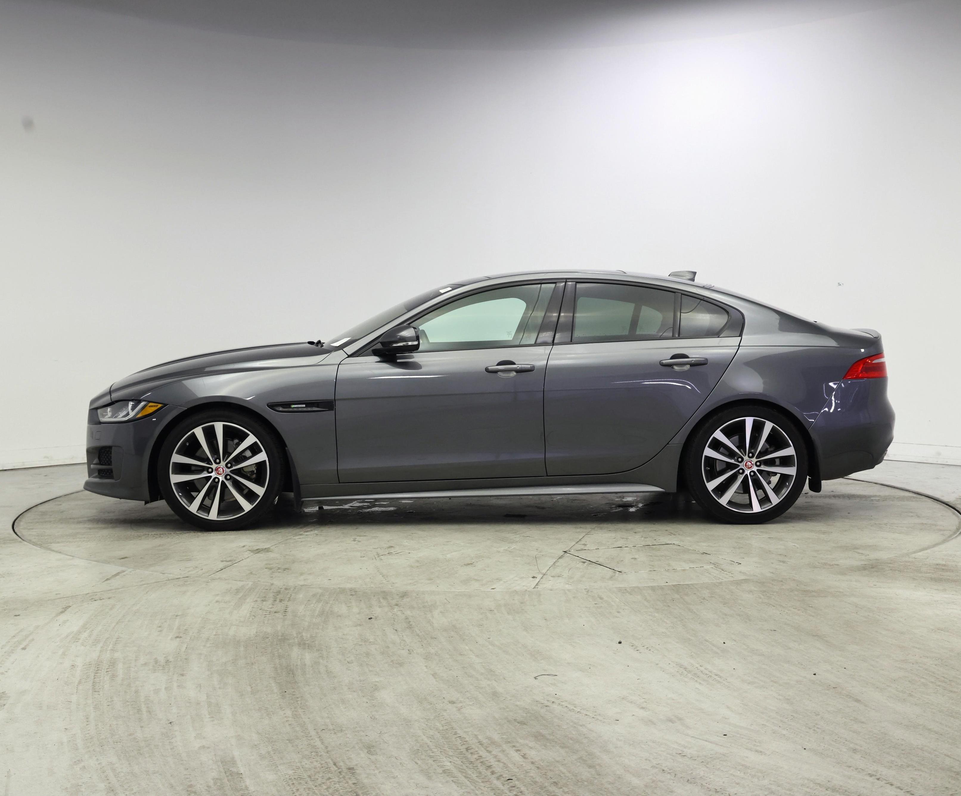 Thumbnail: 2018 Jaguar XE - 3