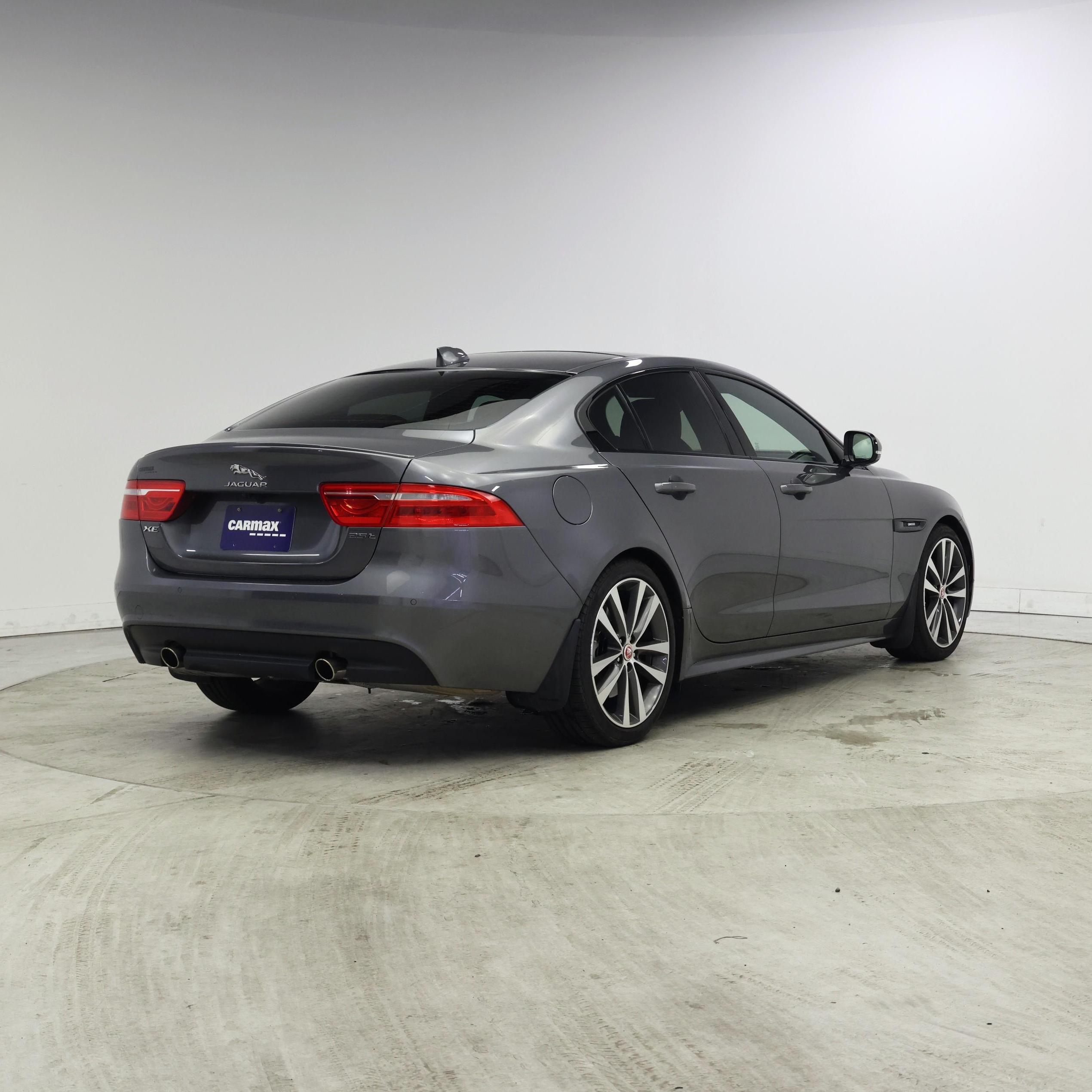 Thumbnail: 2018 Jaguar XE - 8