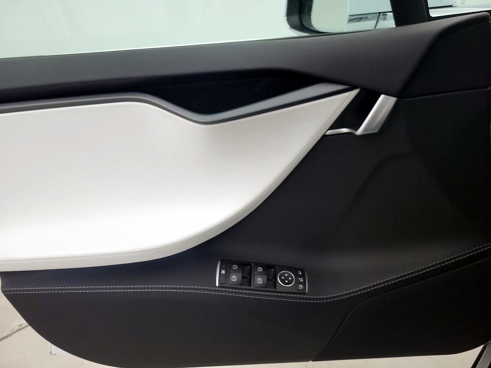 Thumbnail: 2019 Tesla Model S - 12