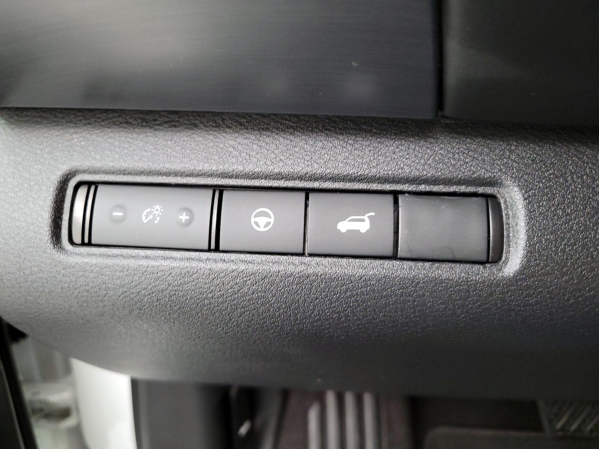 Thumbnail: 2023 Nissan Pathfinder - 11