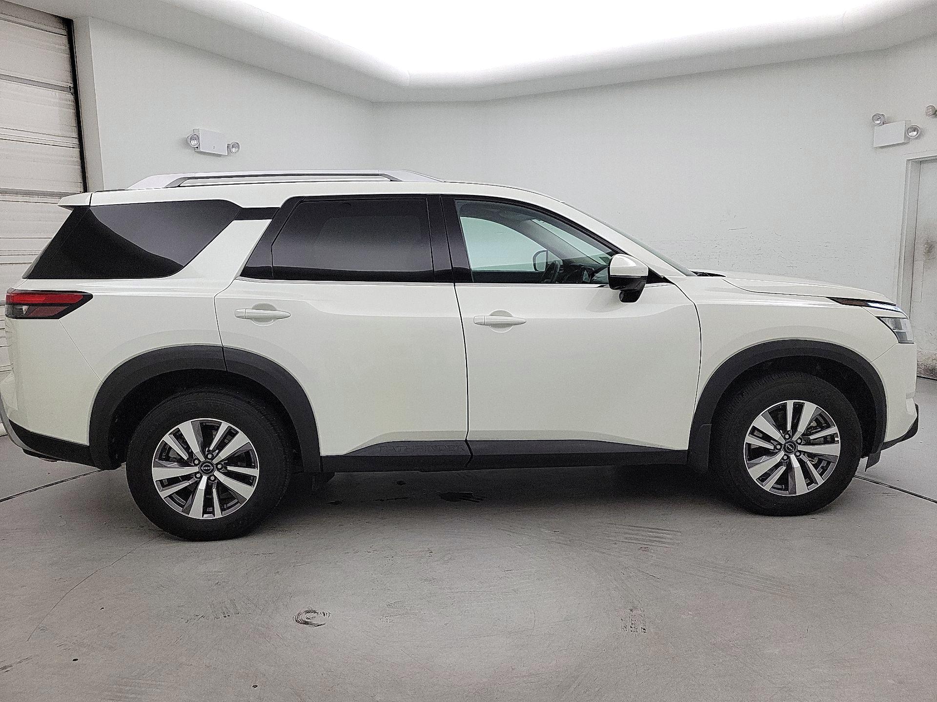 Thumbnail: 2023 Nissan Pathfinder - 4