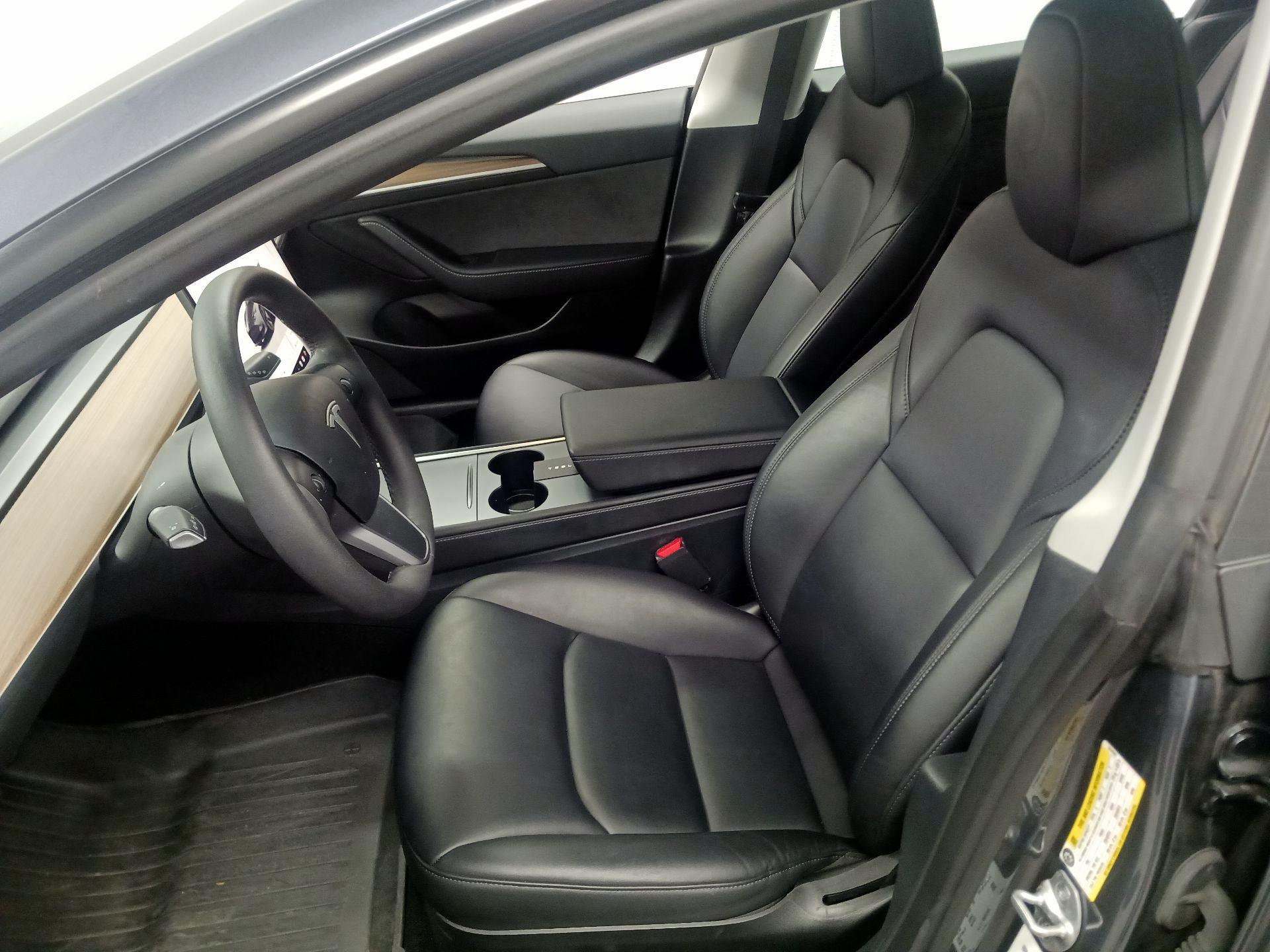 Thumbnail: 2023 Tesla Model 3 - 11