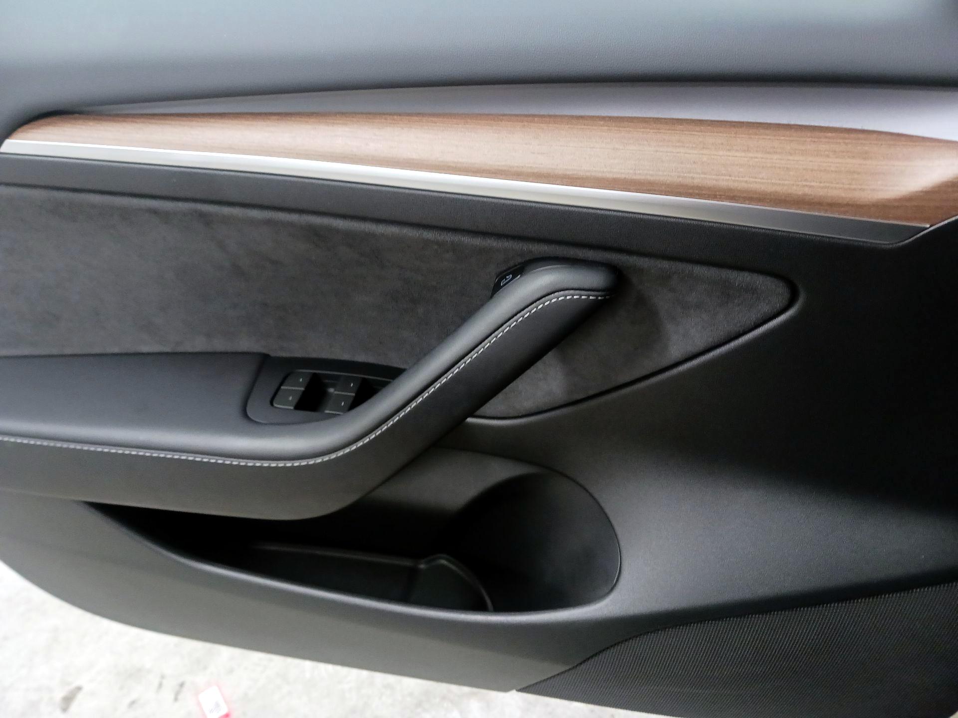 Thumbnail: 2023 Tesla Model 3 - 12