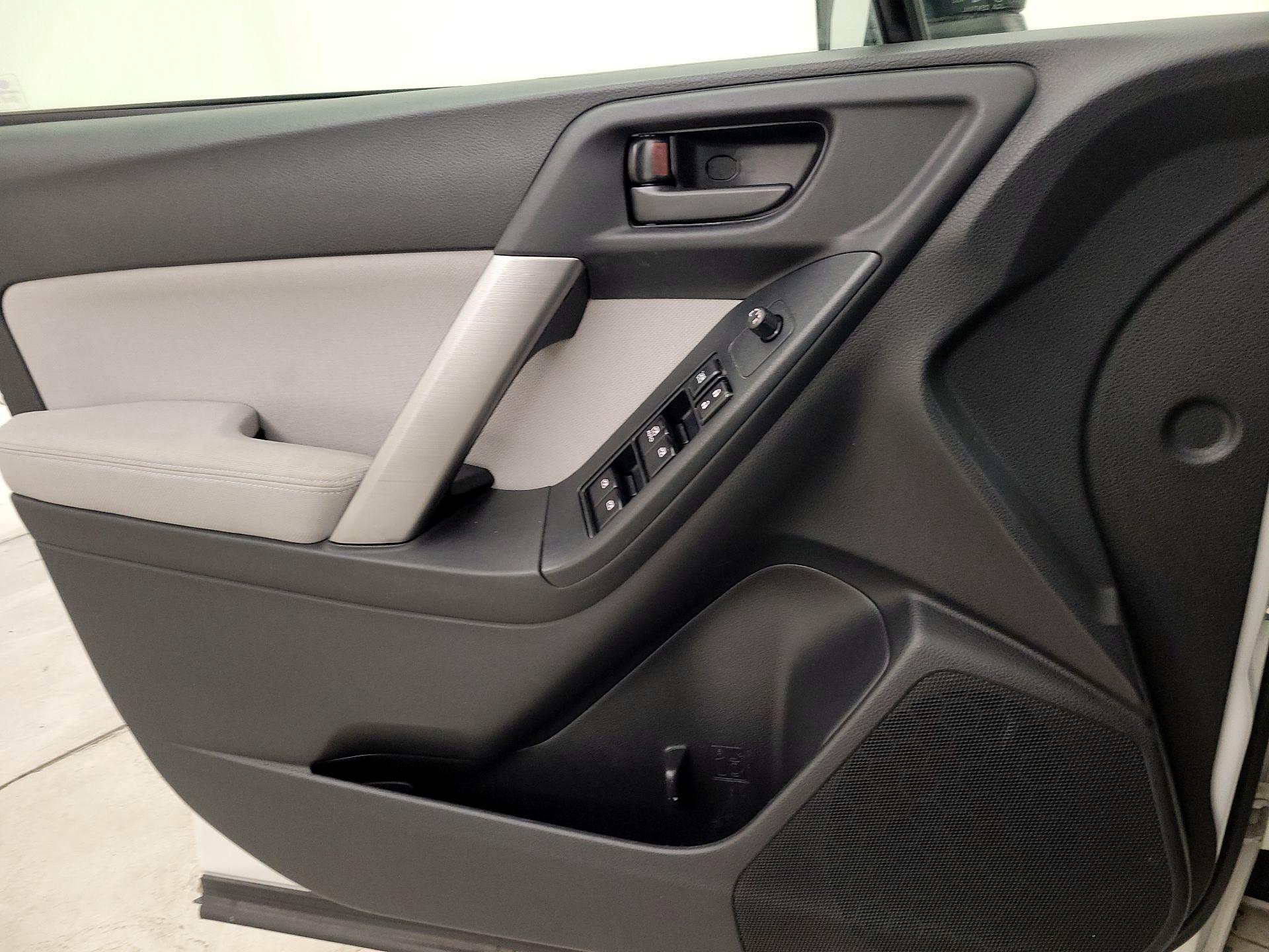 Thumbnail: 2015 Subaru Forester - 12