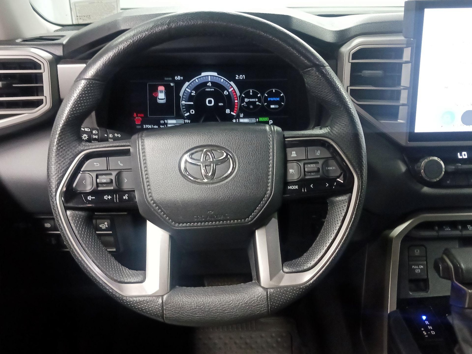 2023 Toyota Sequoia SR5 - Photo 11