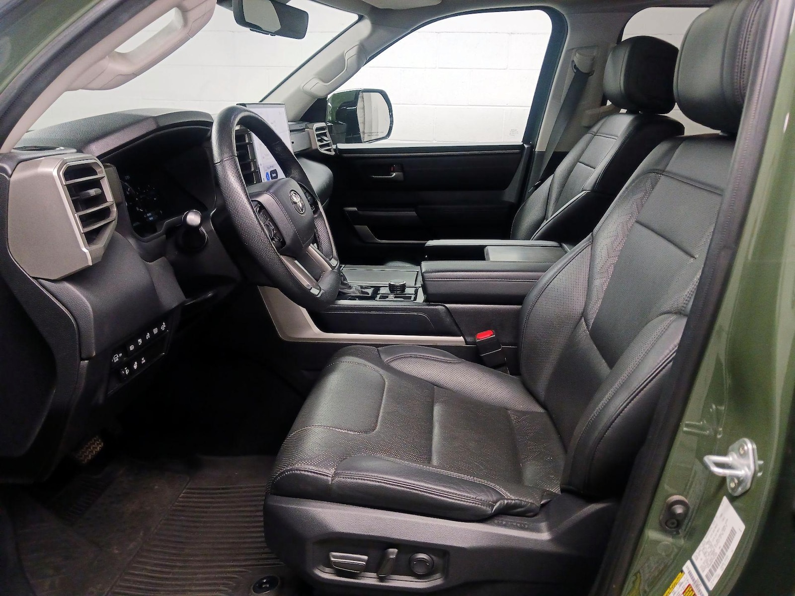 2023 Toyota Sequoia SR5 - Photo 12