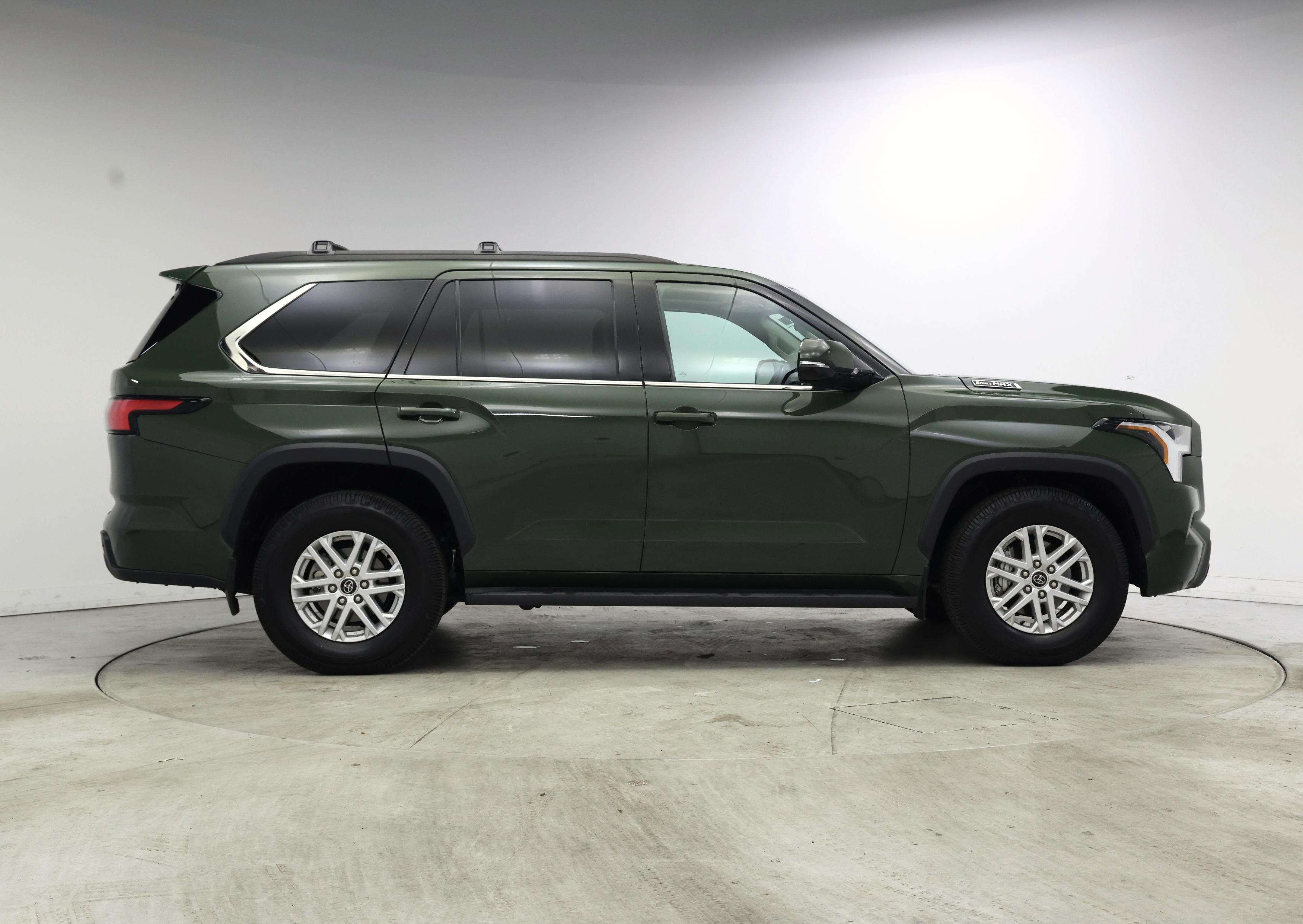 Thumbnail: 2023 Toyota Sequoia - 7