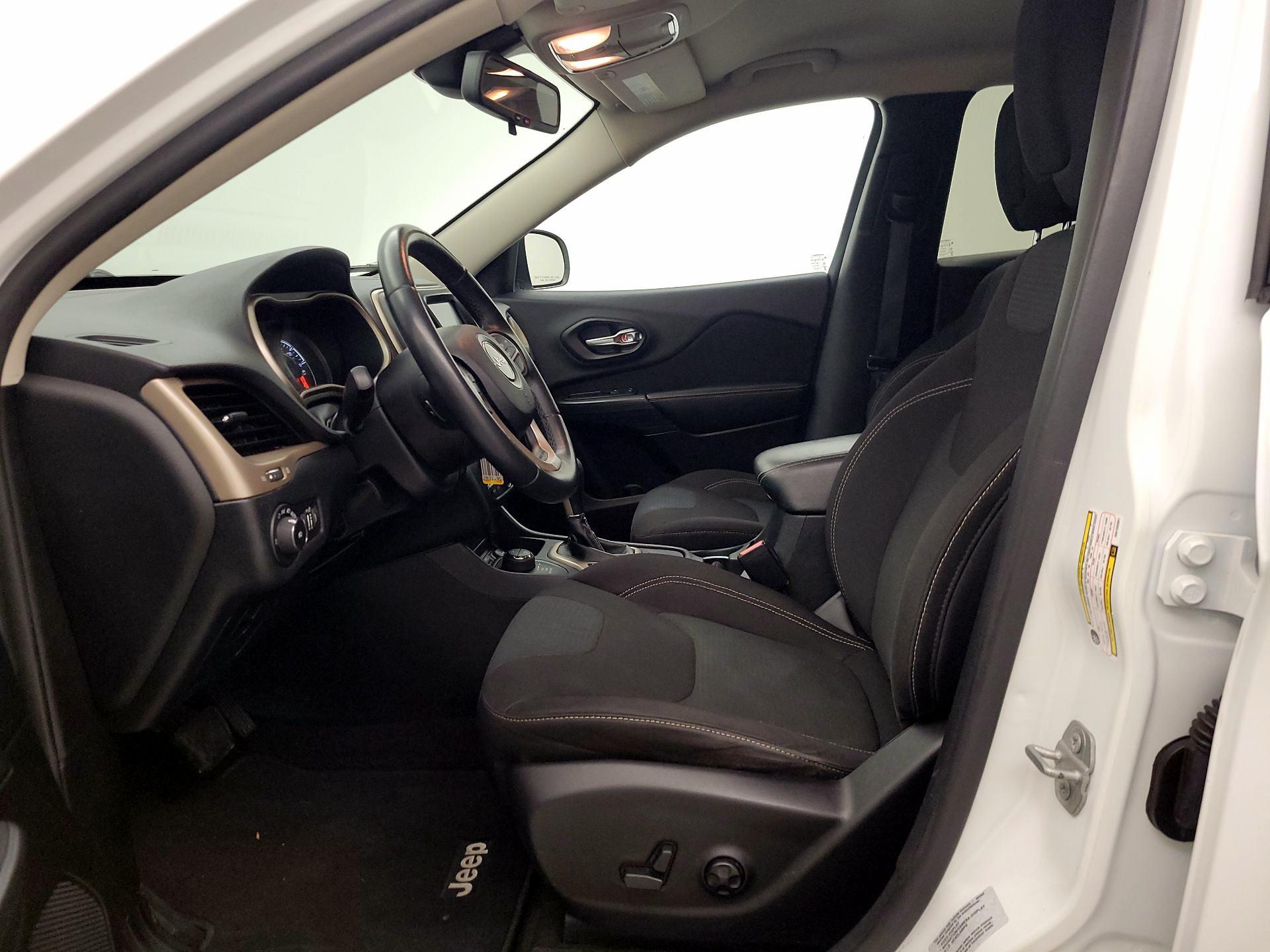 Thumbnail: 2016 Jeep Cherokee - 11