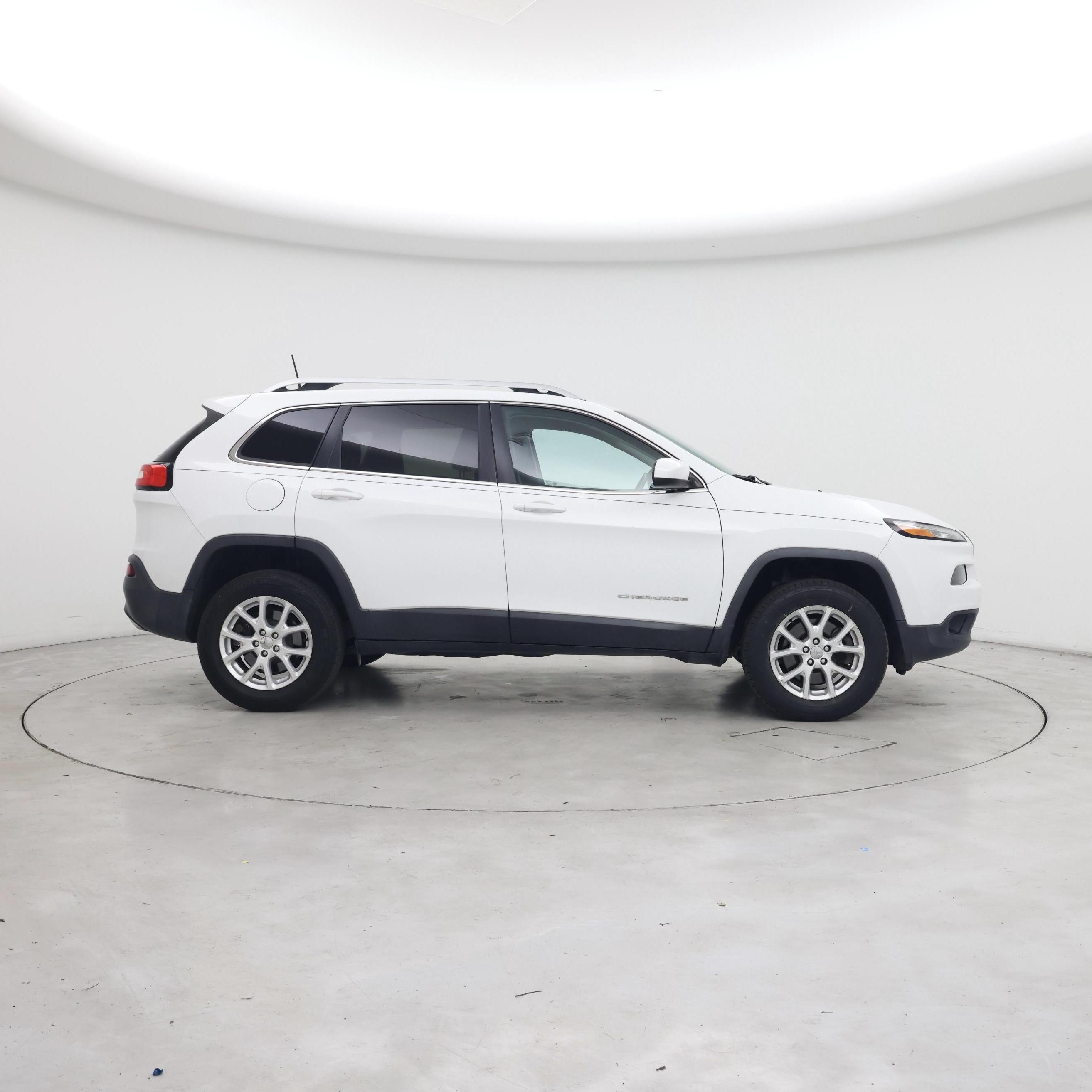 Thumbnail: 2016 Jeep Cherokee - 7