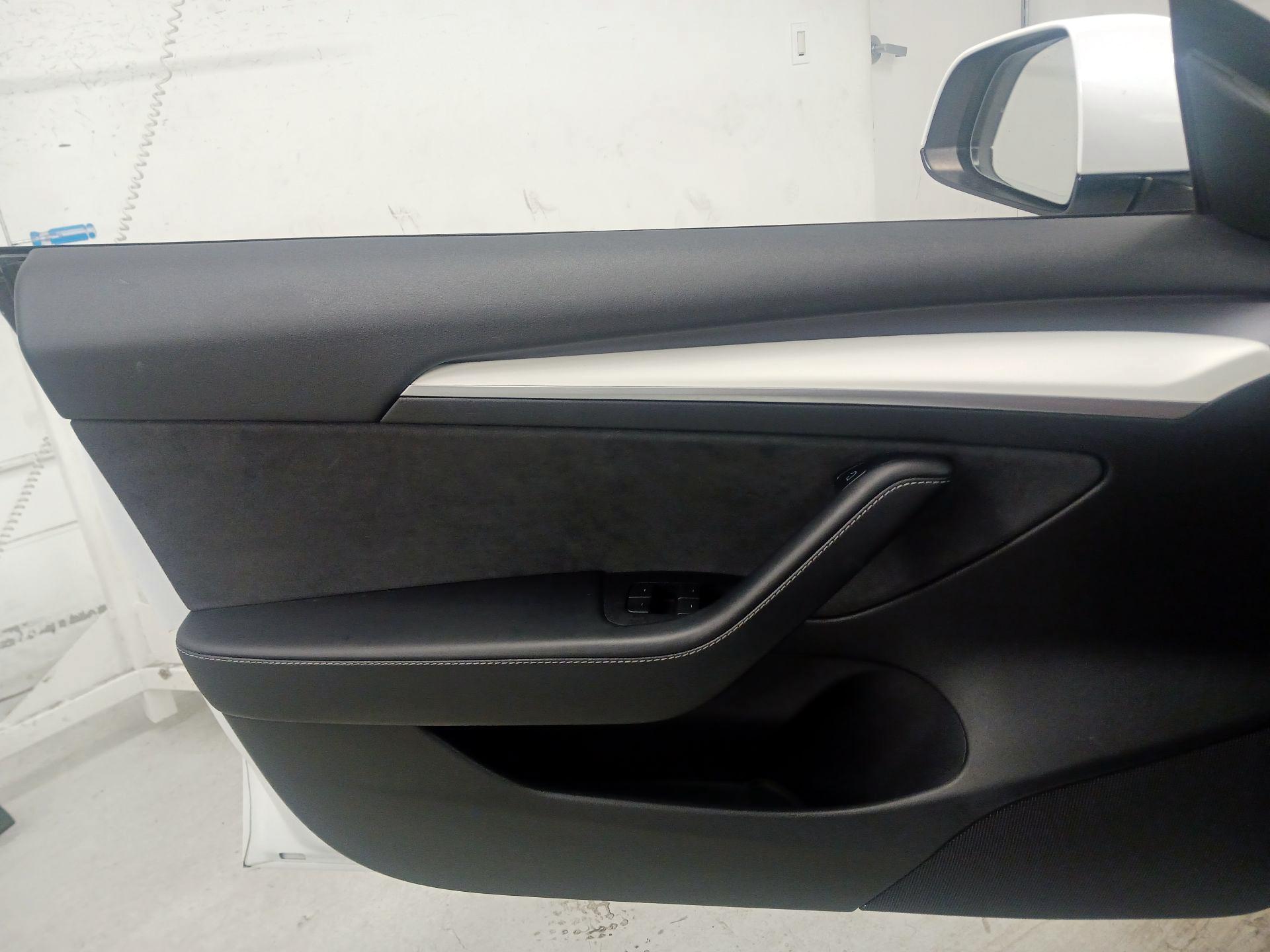 Thumbnail: 2021 Tesla Model 3 - 12