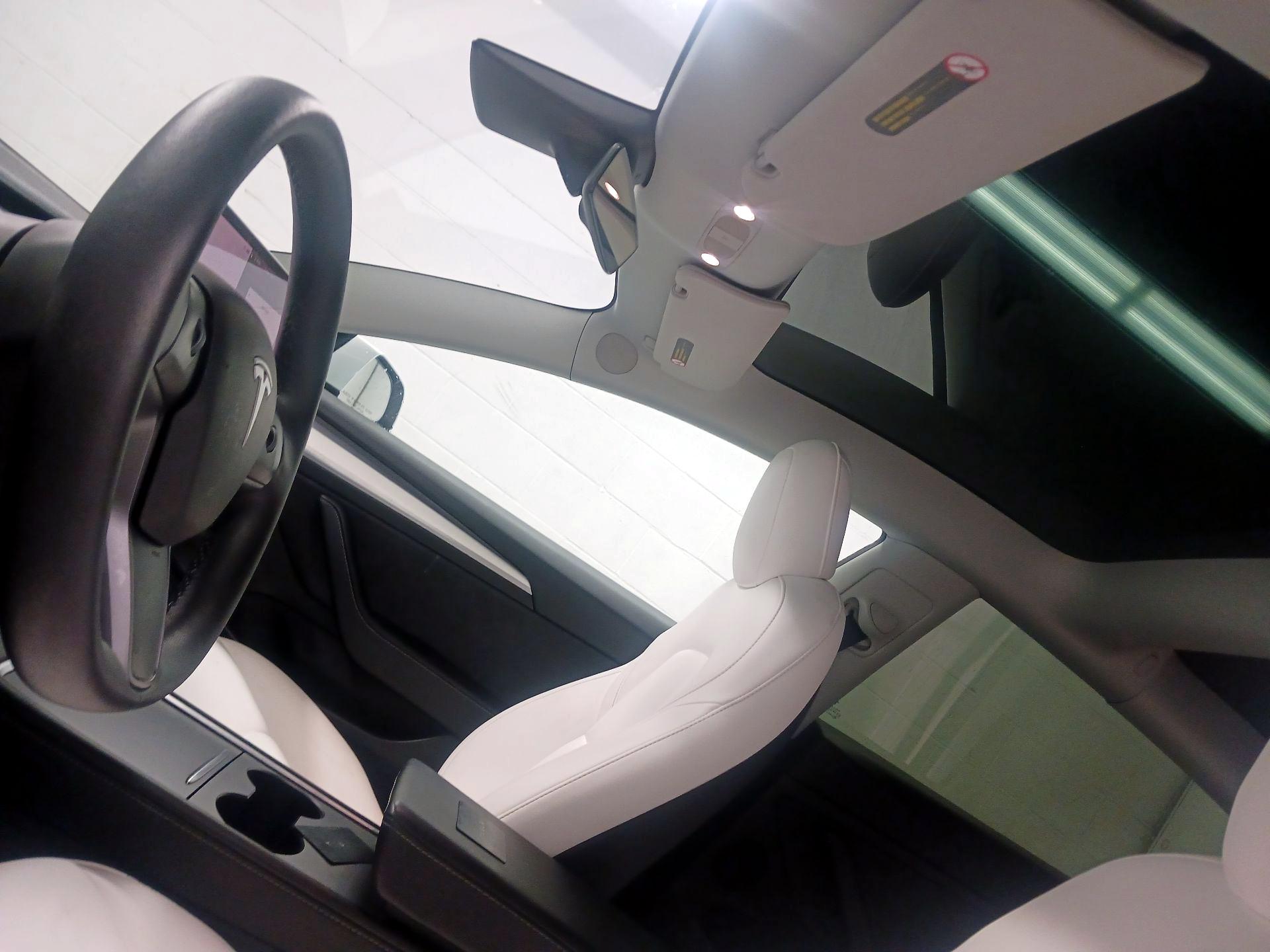 Thumbnail: 2021 Tesla Model 3 - 17