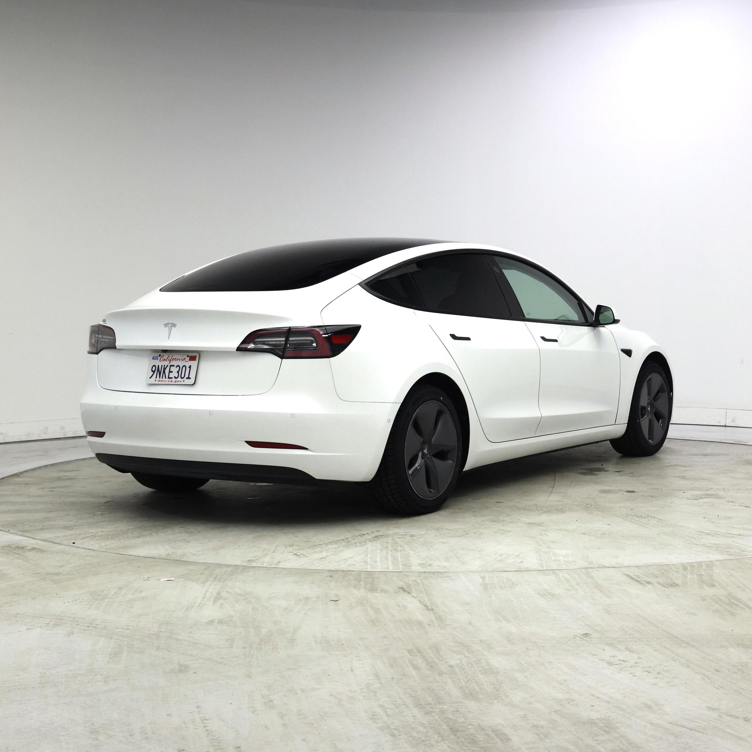 Thumbnail: 2021 Tesla Model 3 - 8