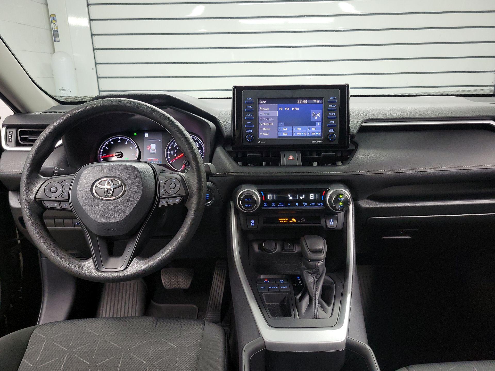 Thumbnail: 2022 Toyota RAV4 - 9