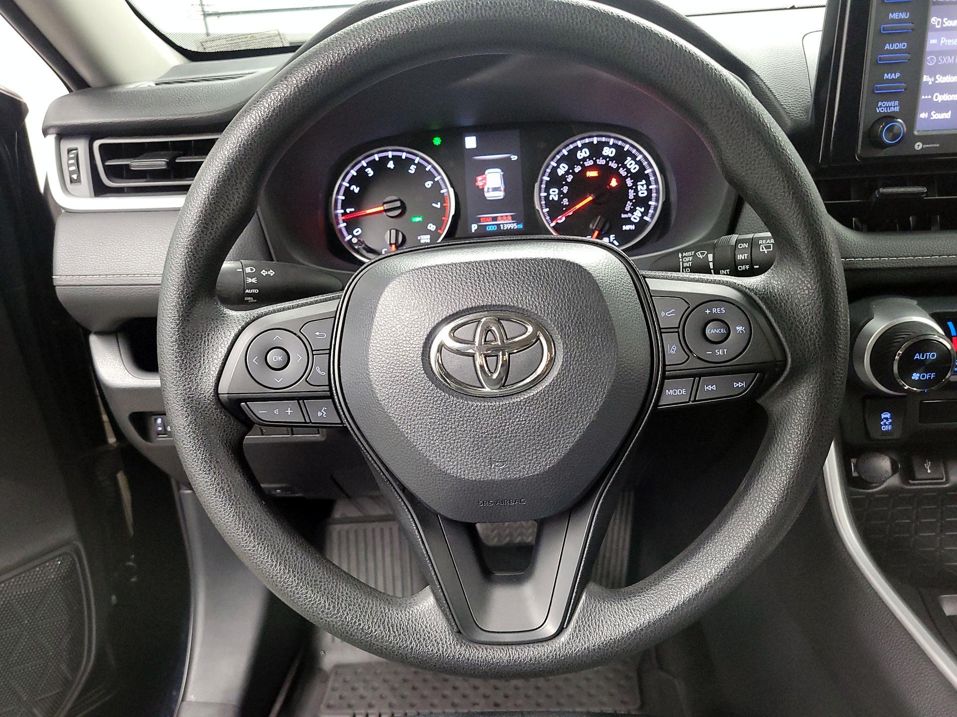 Thumbnail: 2022 Toyota RAV4 - 10