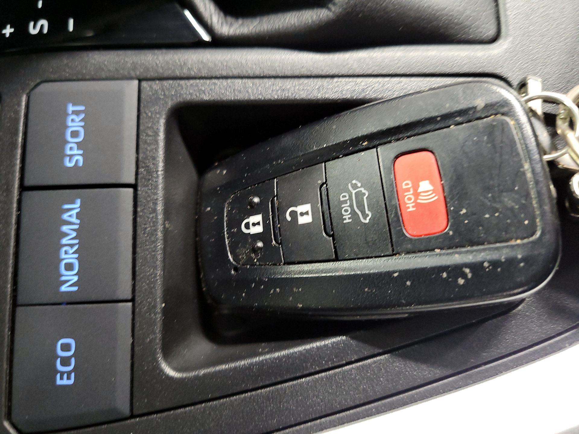 Thumbnail: 2022 Toyota RAV4 - 19