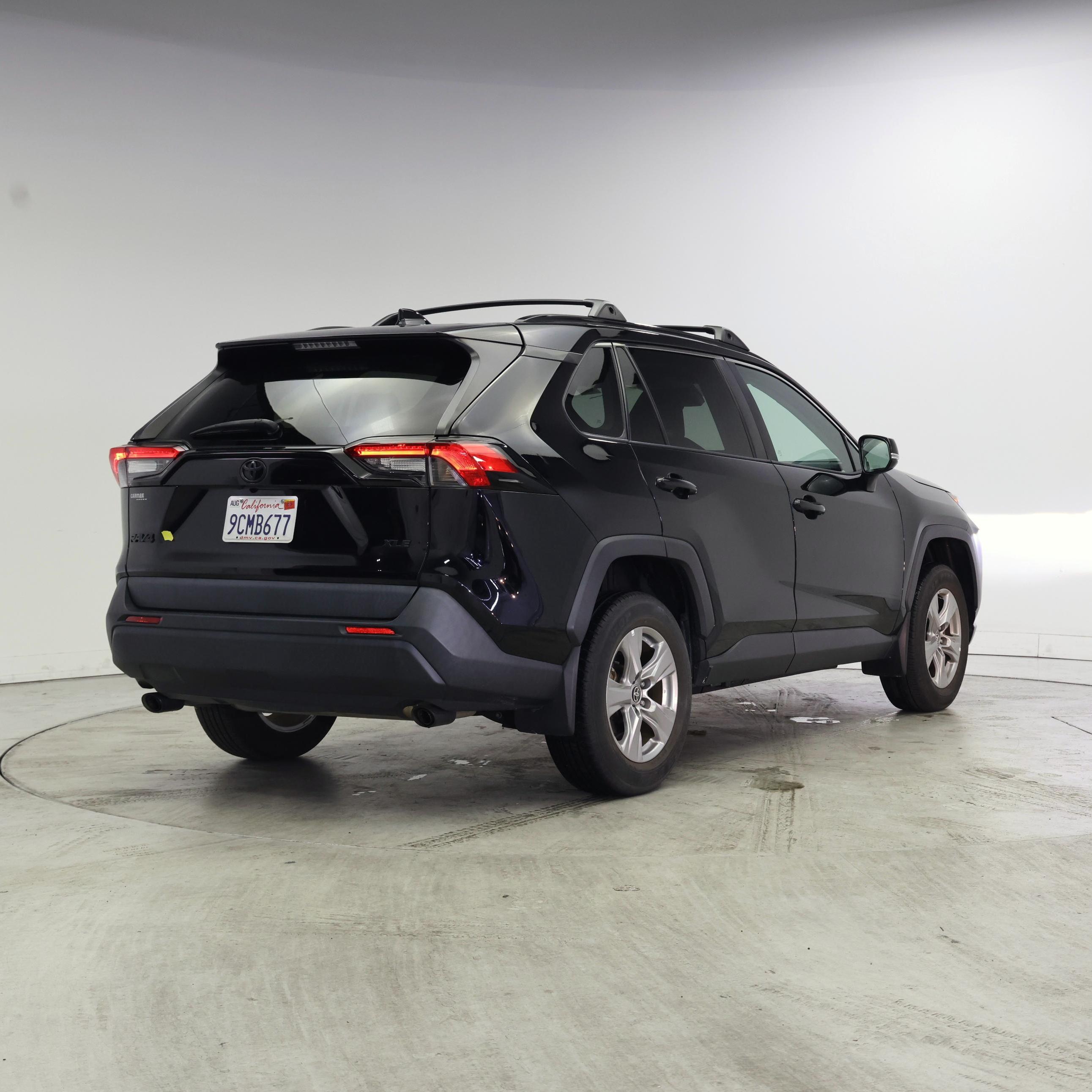 Thumbnail: 2022 Toyota RAV4 - 8