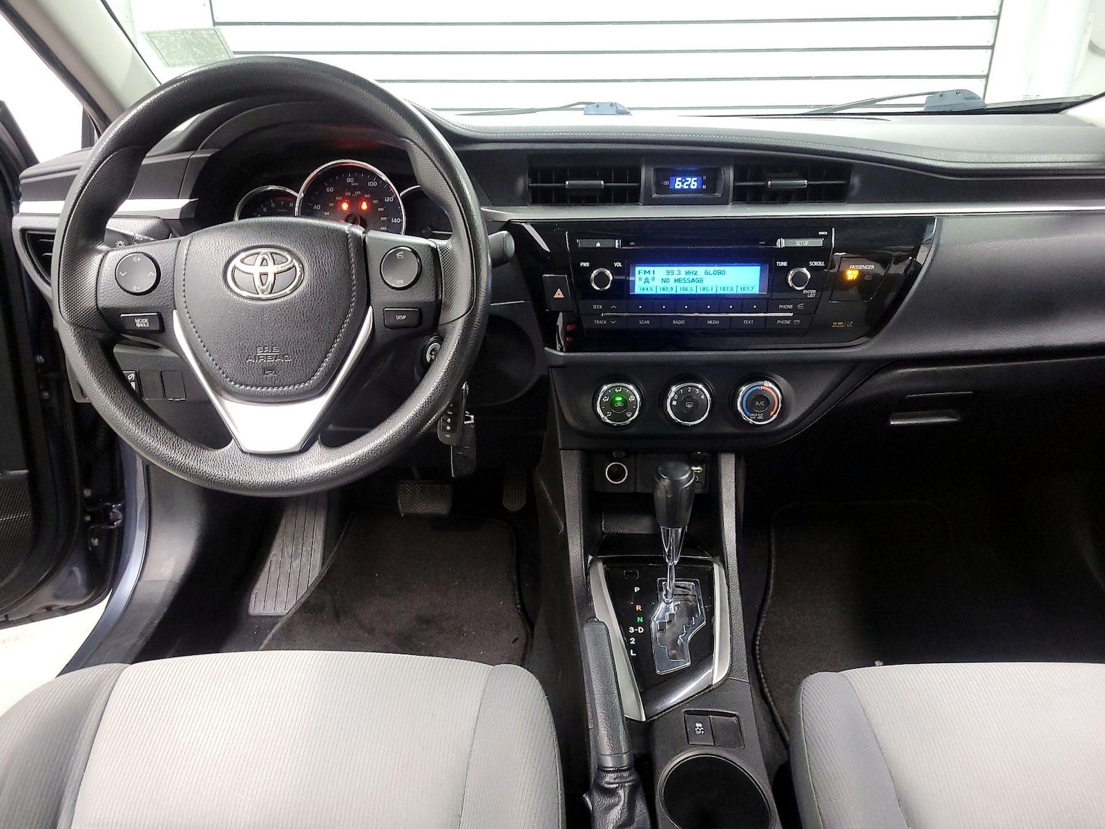 2015 Toyota Corolla L - Photo 10