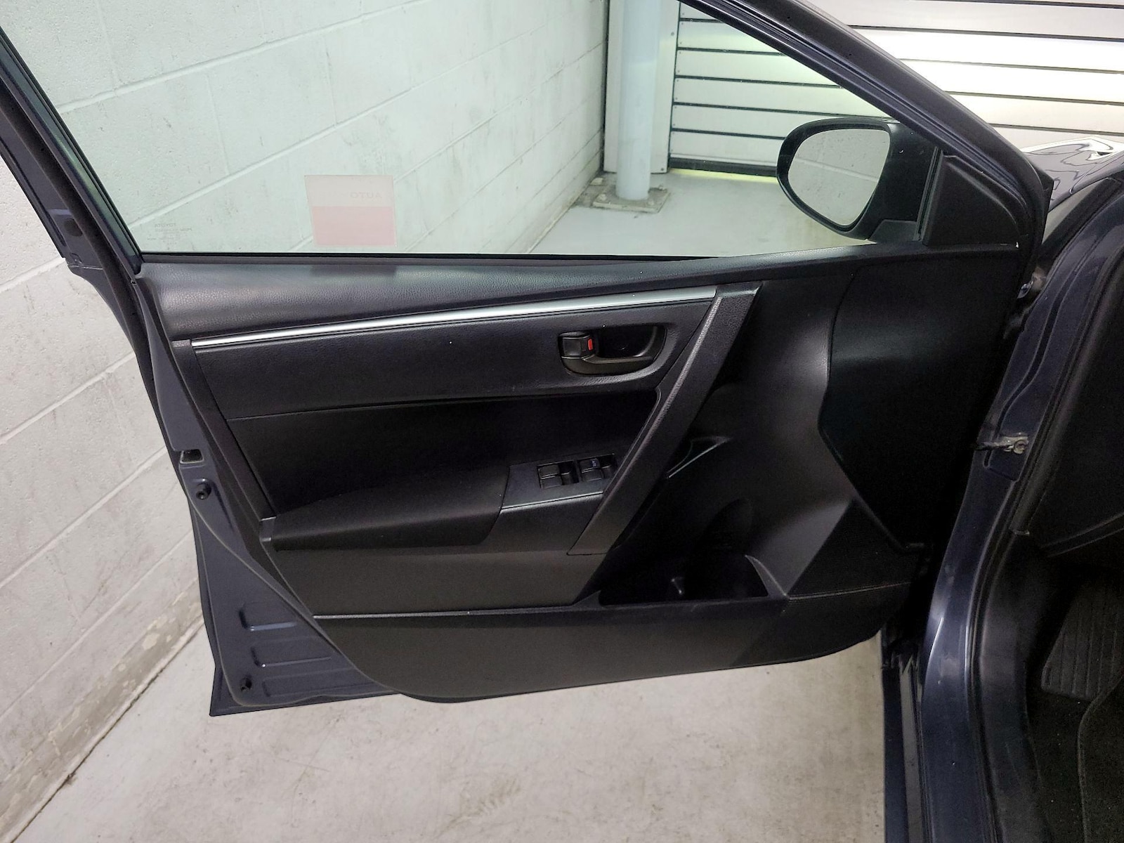2015 Toyota Corolla L - Photo 13