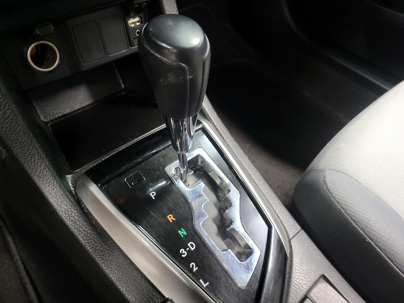 2015 Toyota Corolla L - Photo 17