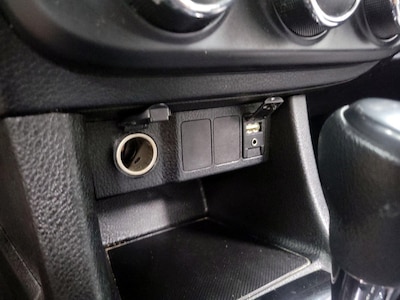USB/AUX Ports